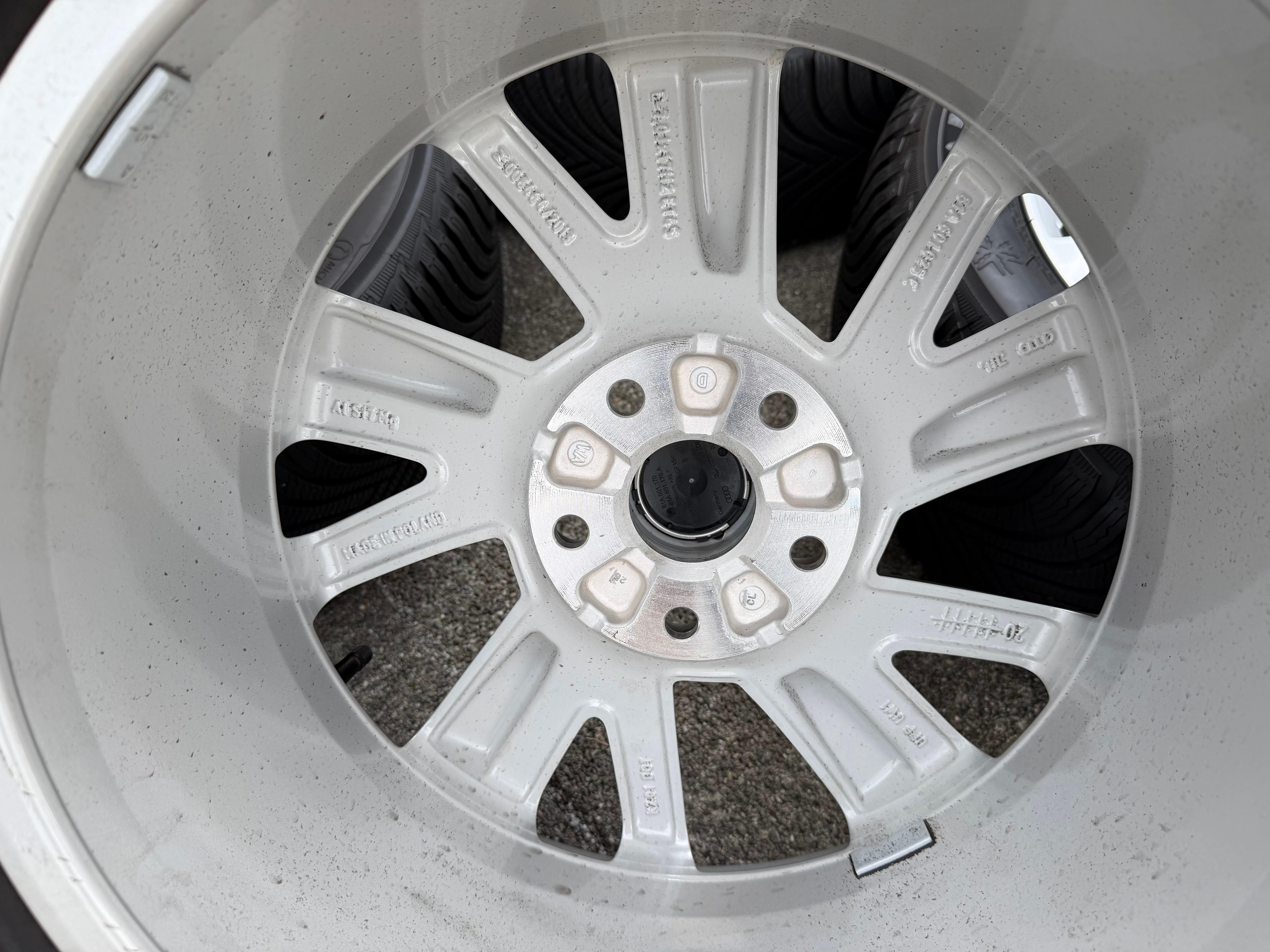 4 Original 17" Alu Winterräder Audi Q2 215/55R17 94V Michelin 8MM