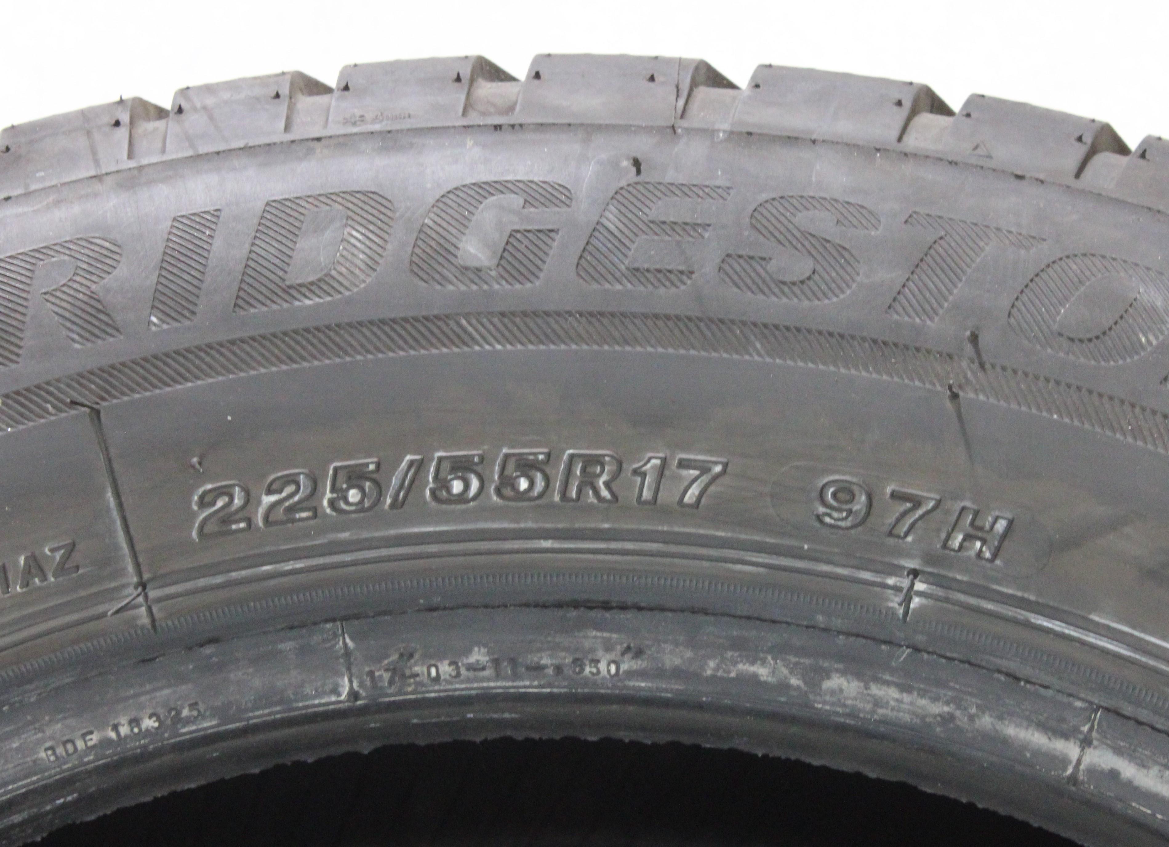 2 x 225/55R17 97H Winterreifen Bridgestone Blizzak LM001 * Runflat 6,5-7mm 2023