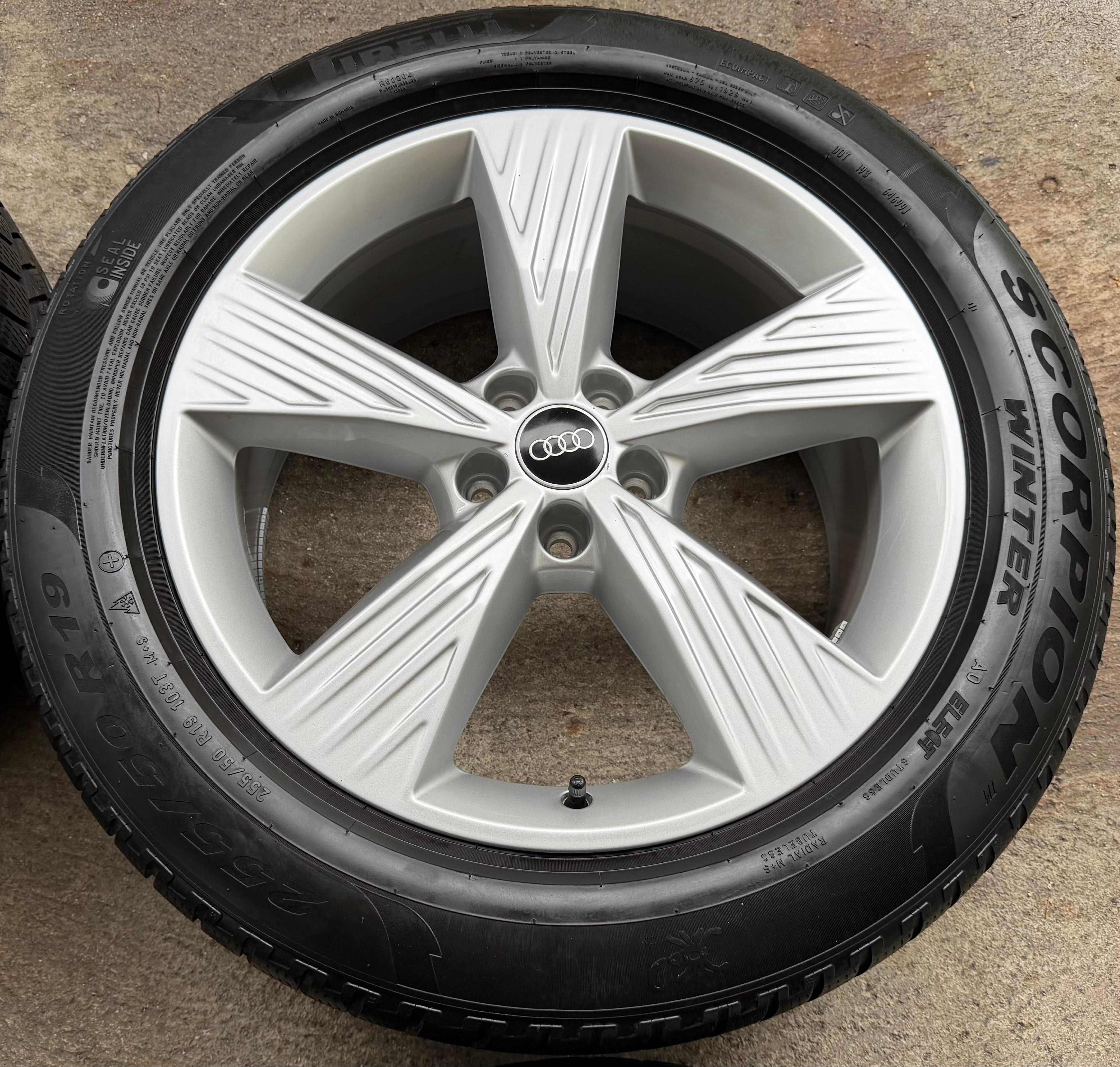 4 ORIGINAL 19" ALU WINTERRÄDER AUDI Q4 E-TRON 235/55R19 101T 255/50R19 103T TOP