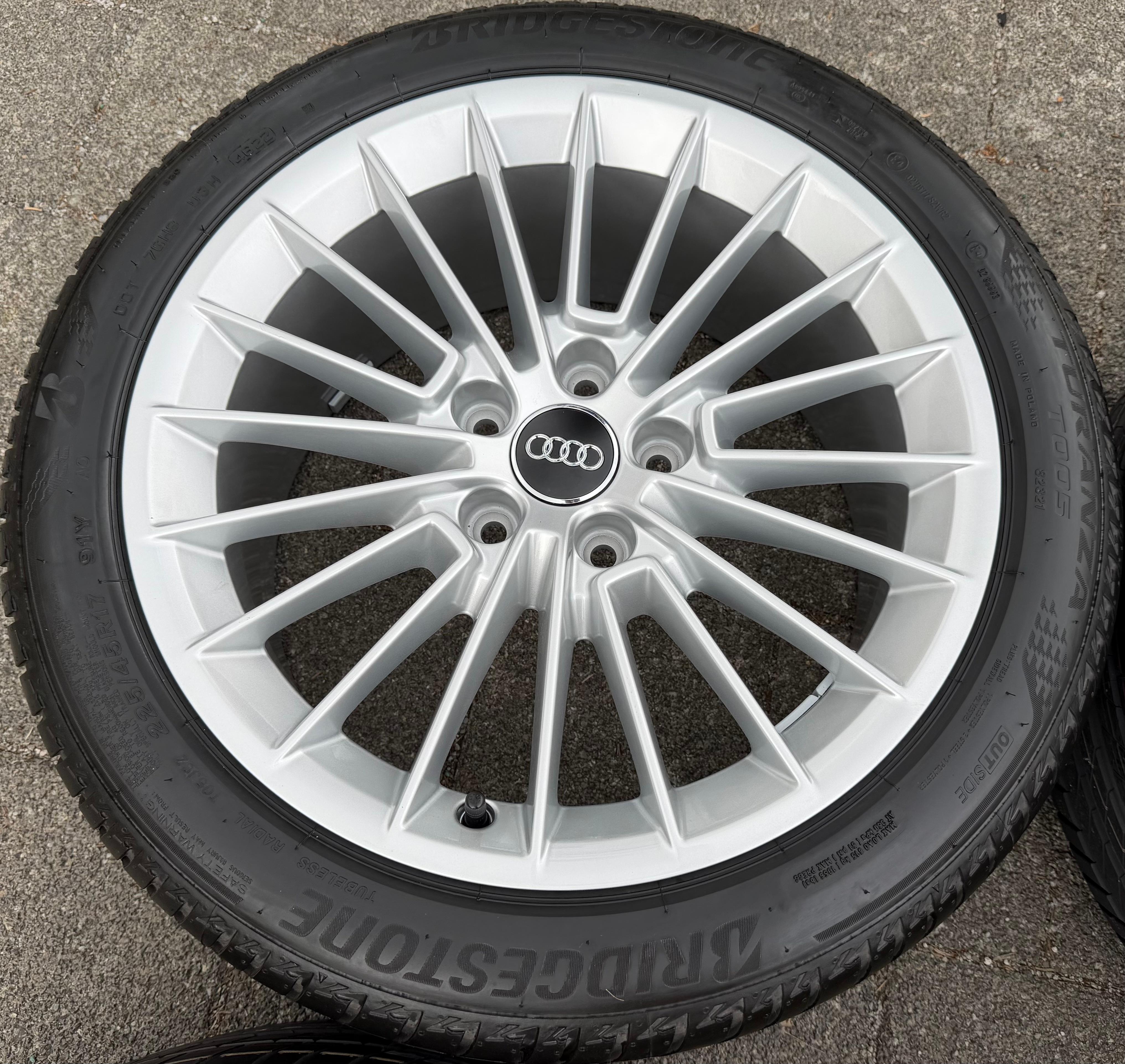 4 jantes d'origine en aluminium Sommer de 17 pouces pour Audi A3, référence GY 8Y0601025B, pneus 225/45R17 91Y, année 2022, NEUVES