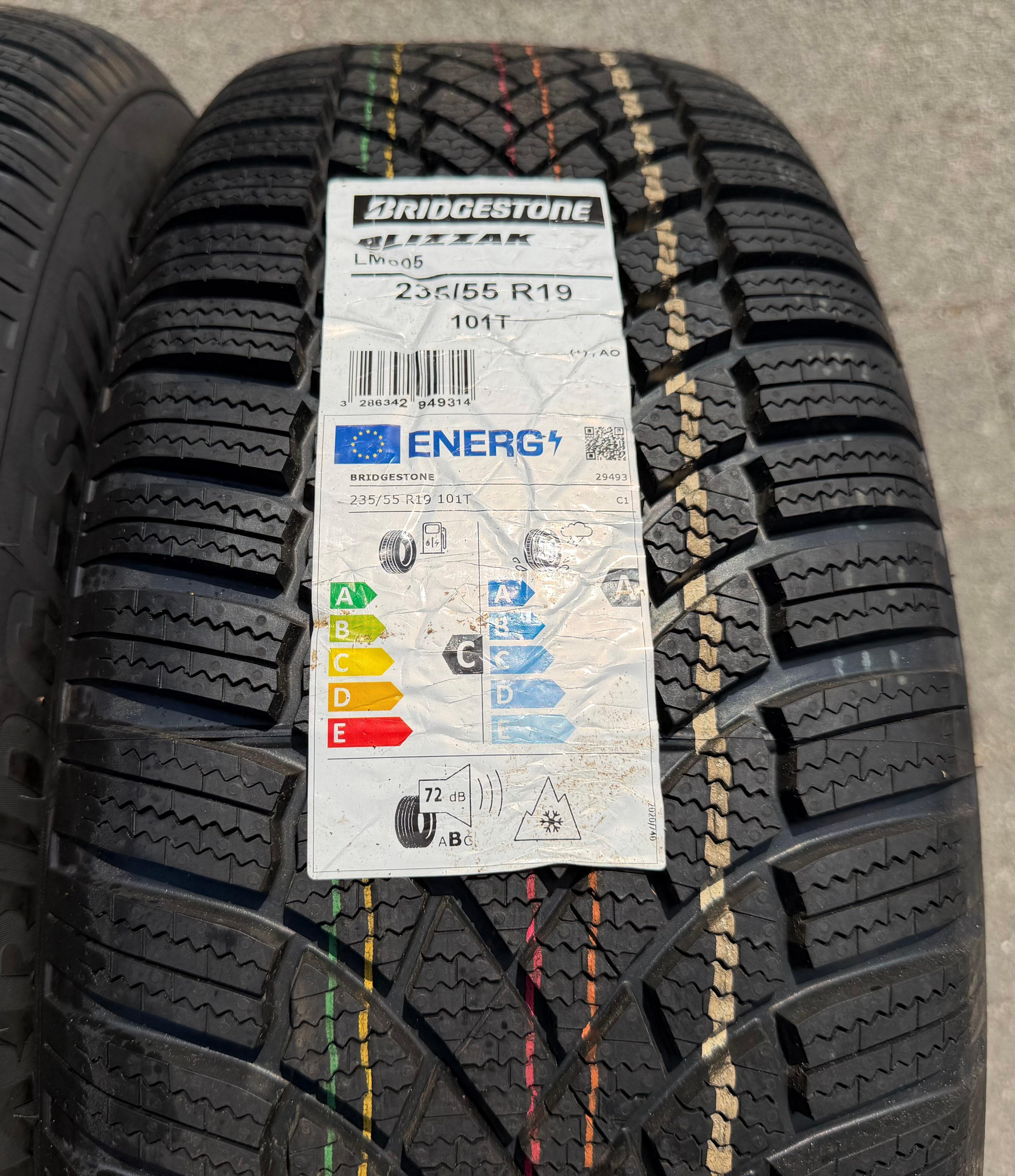 2 pneus d'hiver Bridgestone Blizzak LM005 AO 2023, 235/55R19 101T, avec joint d'étanchéité