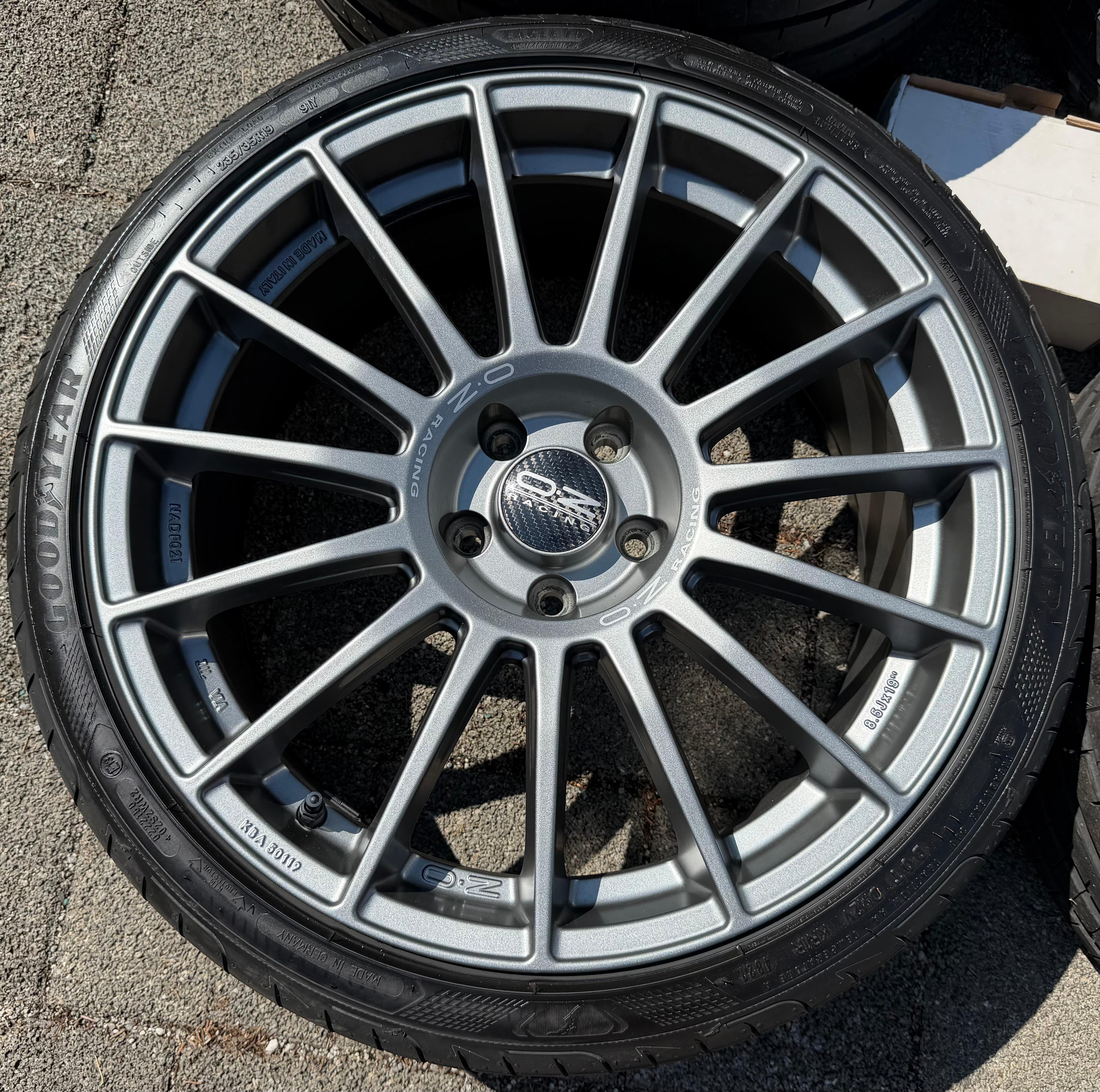 Cerchi estivi in alluminio da 4 OZ e 19" per Mercedes Classe C, CLK, CLC, SLK AMG con pneumatici Goodyear