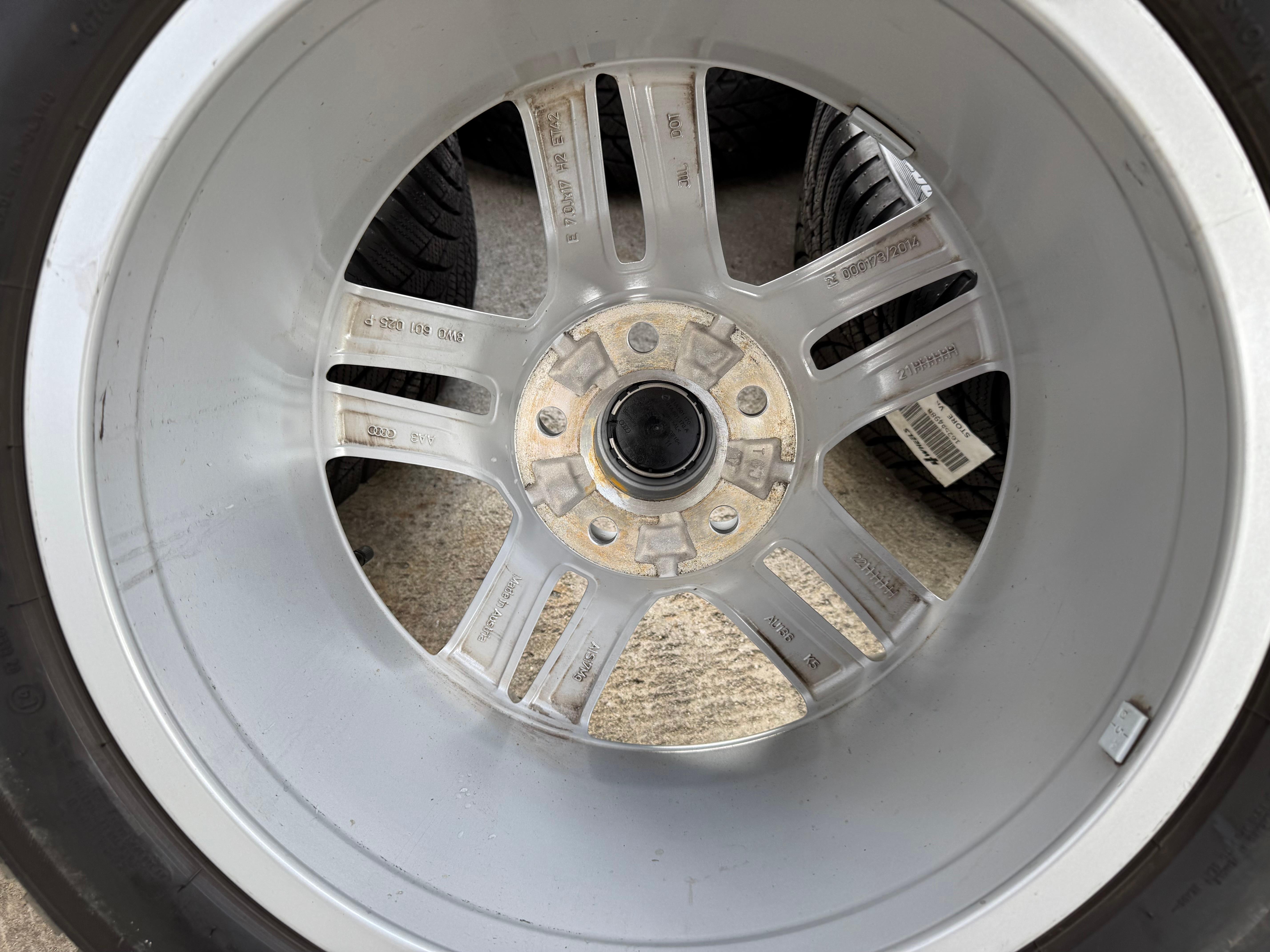 4 Original 17" Alu Winterräder Audi A4 B9 8W 8W0601025P 225/50R17 98H Bridgestone