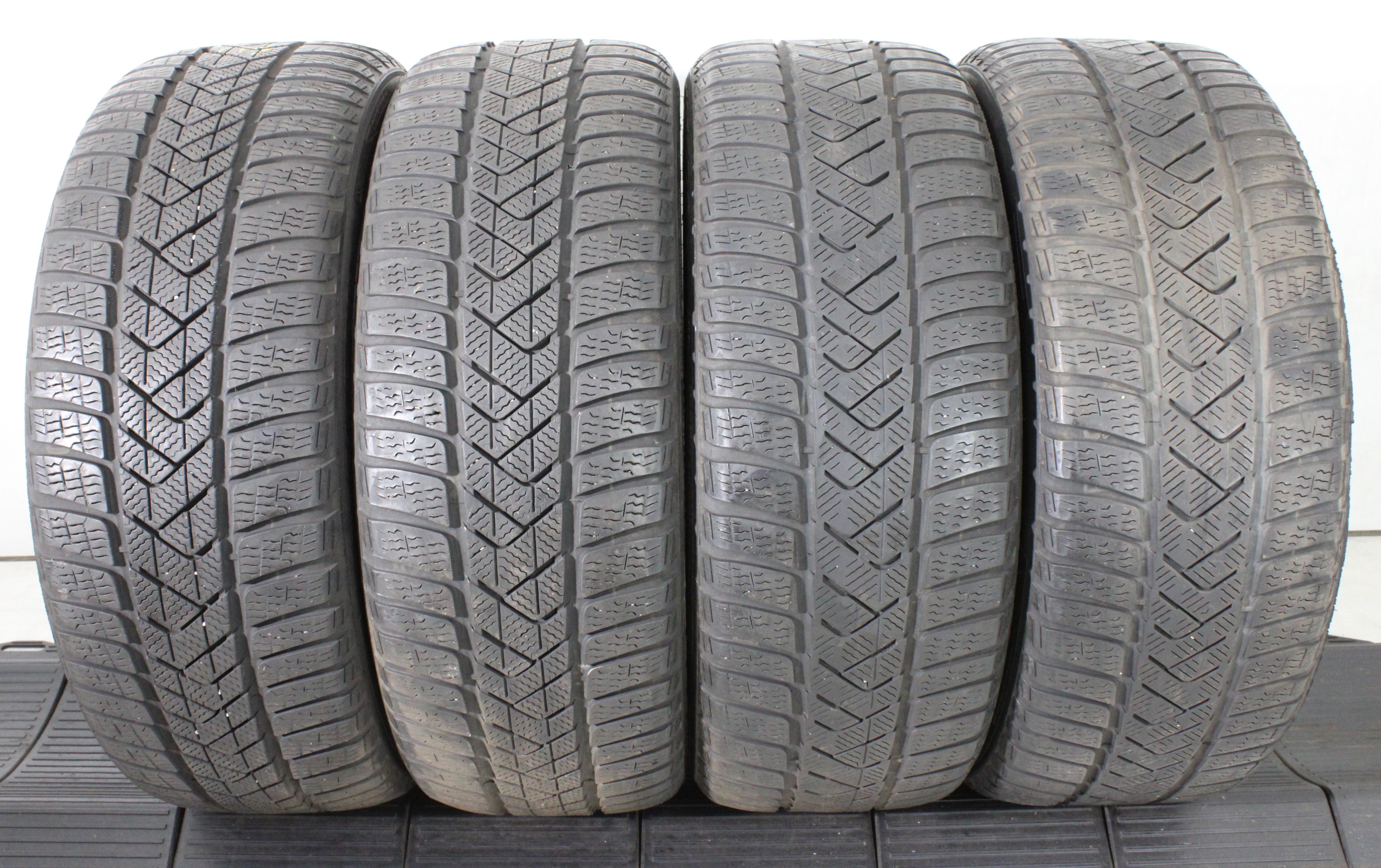 4 x 225/45R18 95H Winterreifen Pirelli Sottozero 3 MO 2x4mm/2x5,5-6mm 2021