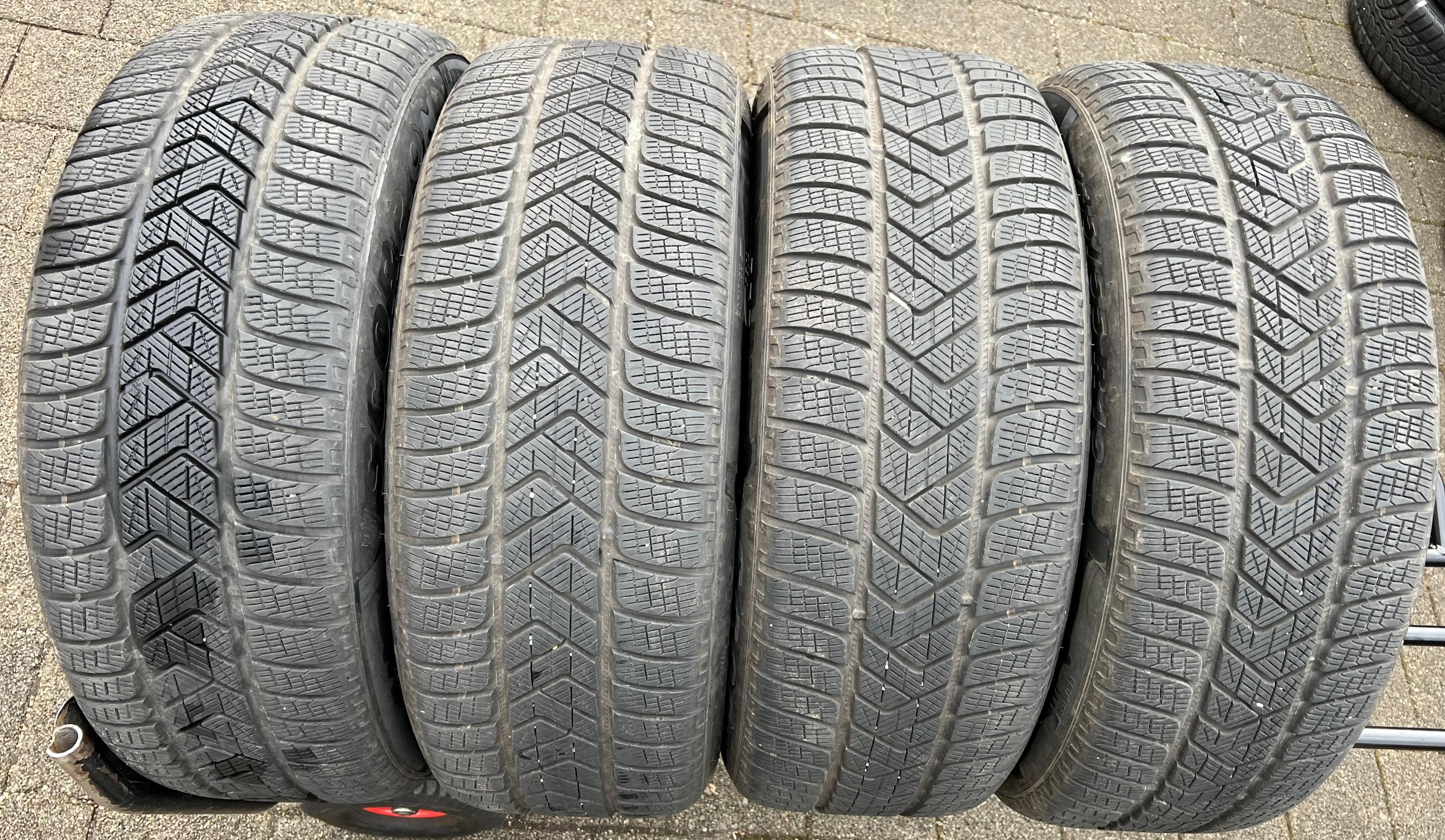 4 CERCHI INVERNALI ORIGINALI IN ALLUMINIO DA 19" AUDI Q4 E-TRON F4B 89A601025B 235/55R19 101T 255/50R19 103T