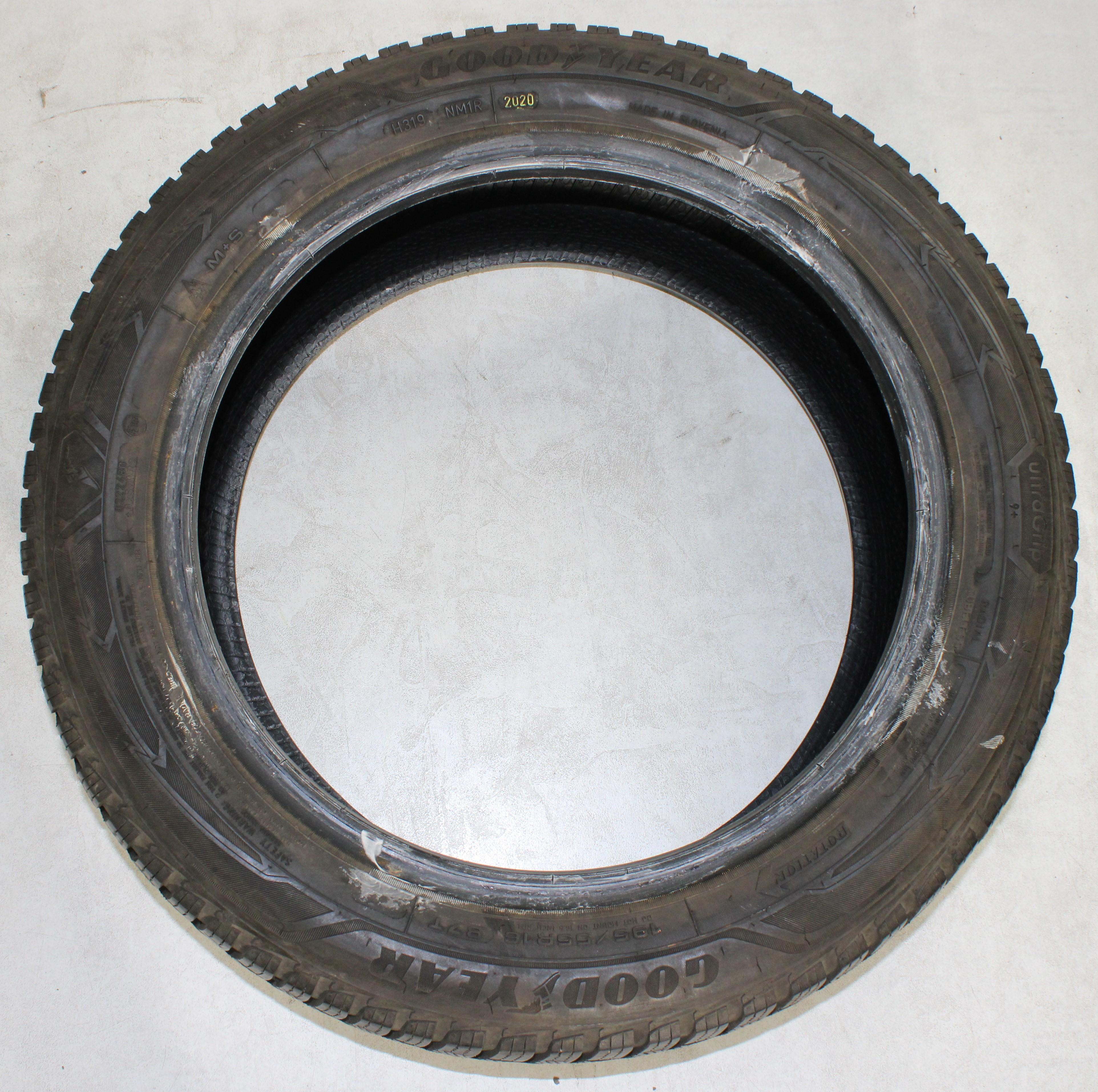 1 x 195/55R16 87T Pneumatico invernale Goodyear Ultra Grip 9+ 4,5-5mm 2020