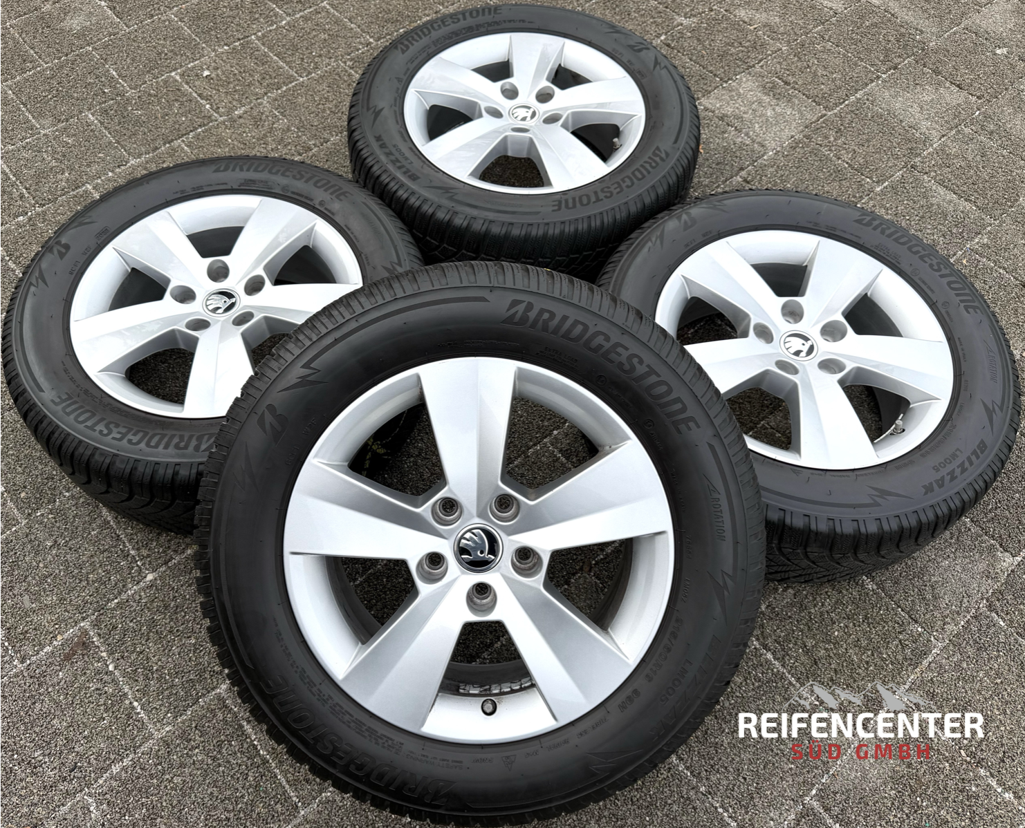 4 roues hiver en alliage d’origine 16" Skoda Superb III 3V 215/60R16 99H 3V0601025AC