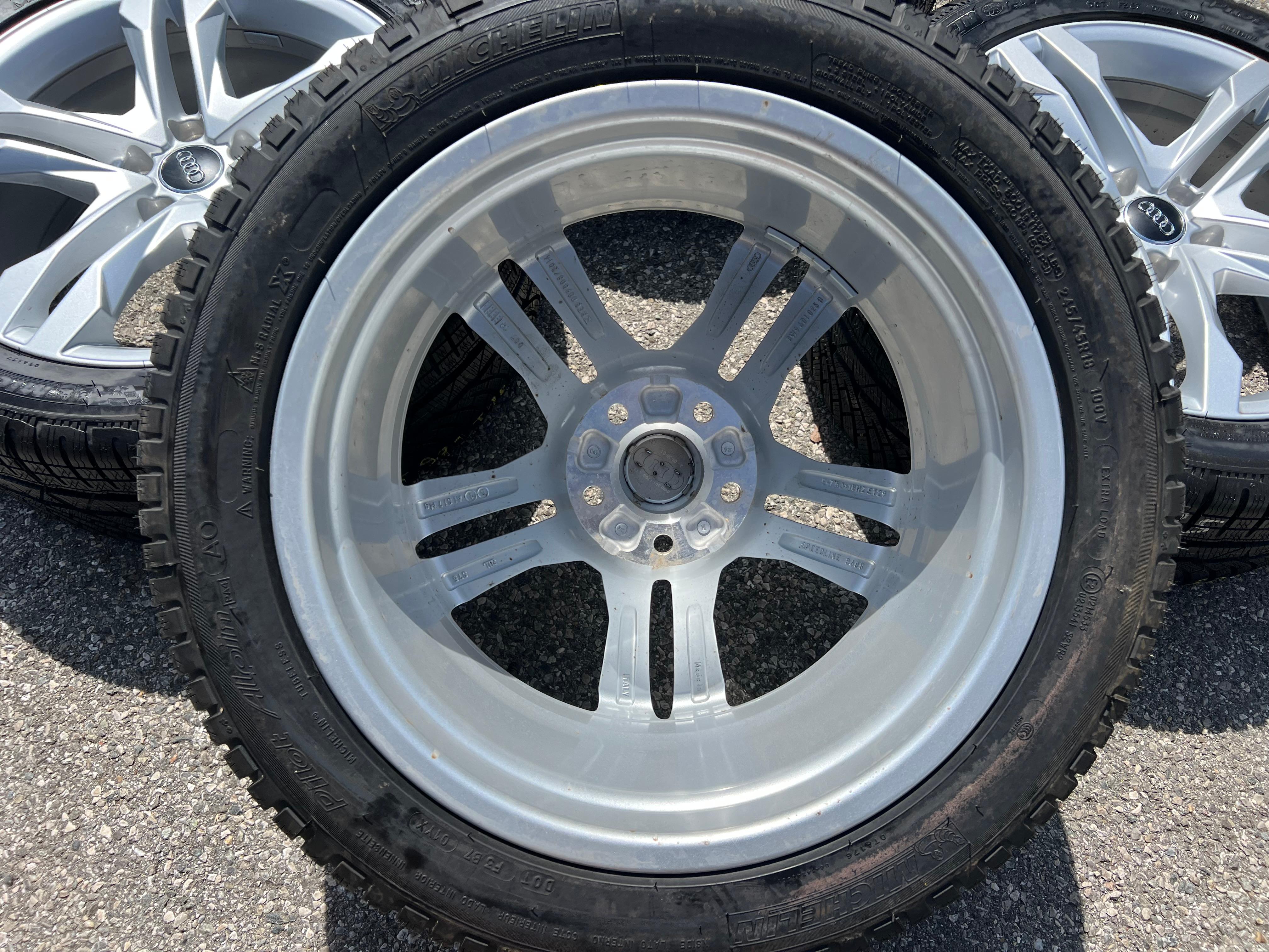 4 LLANTAS DE INVIERNO ORIGINALES DE ALUMINIO 18" AUDI A4 ALLROAD 8W B9 8W9601025B - 245/45R18 100V