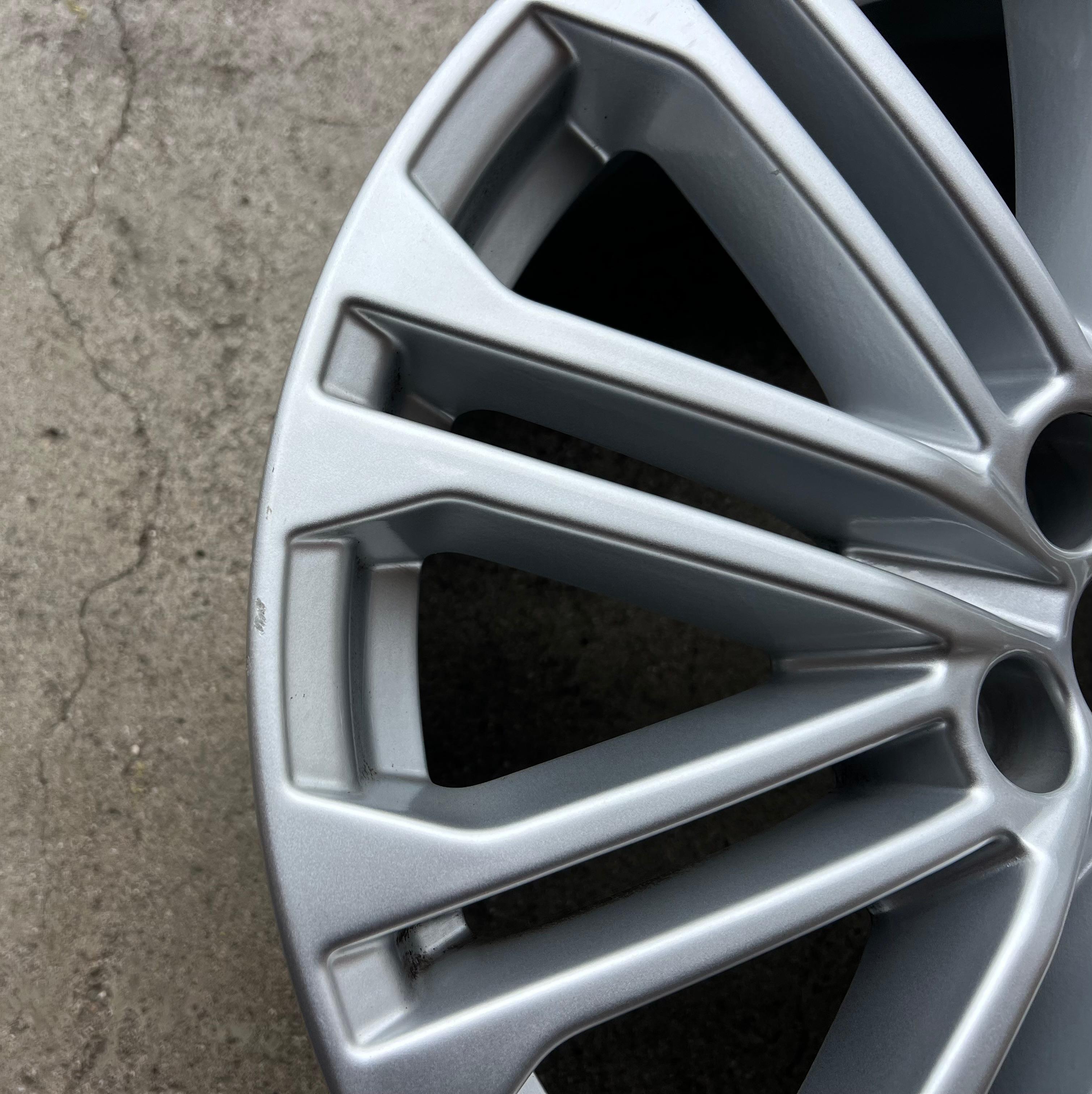1X  ORIGINAL 18" ALUFELGE AUDI A5 S5 F9 8W 8W0601025EE 8x18 ET31 FREIHAUS