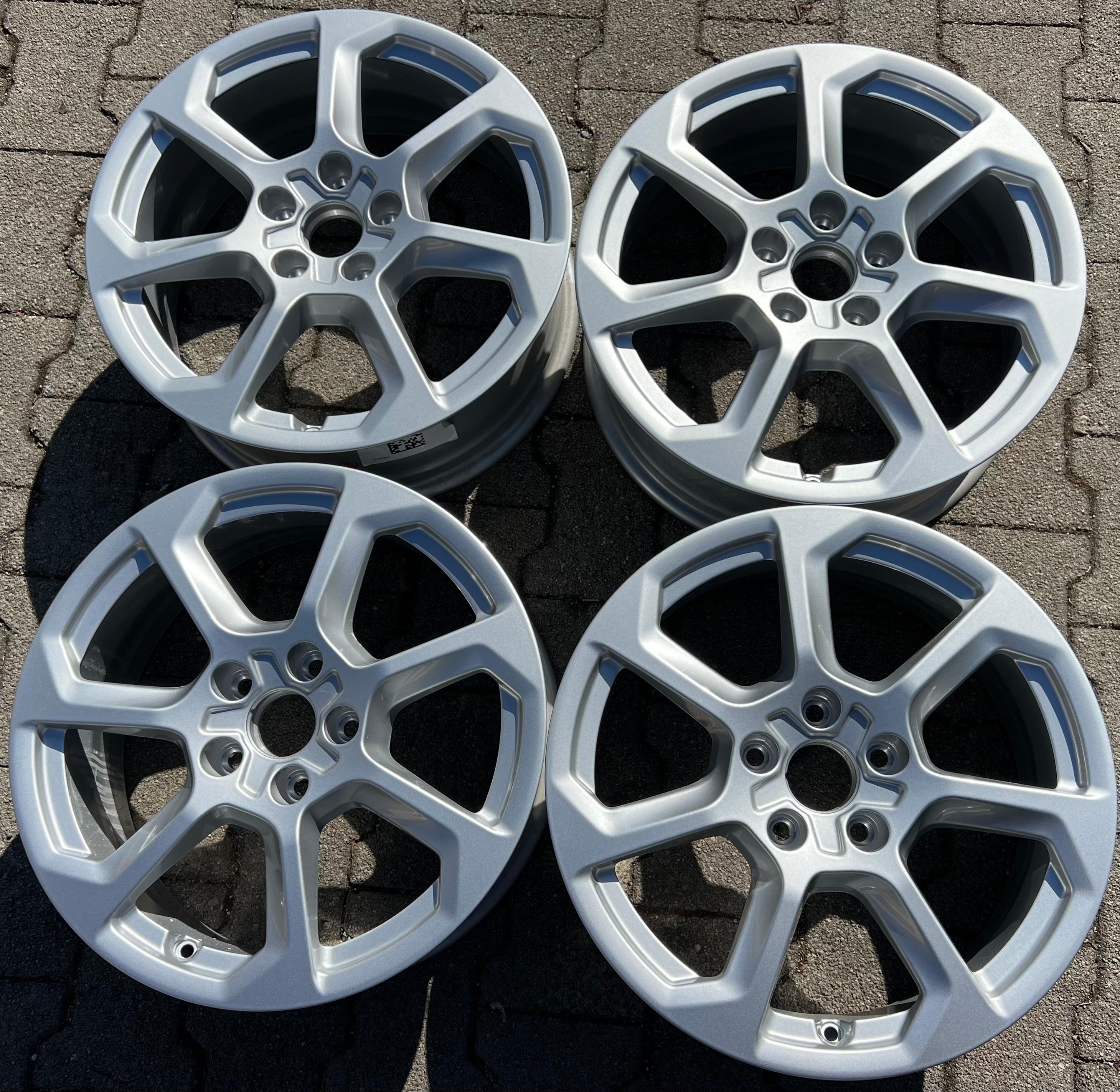 4 RUOTE ORIGINALI IN ALLUMINIO 17" AUDI Q2 GA 81A601025T 6,5x17 ET39 FREIHAUS