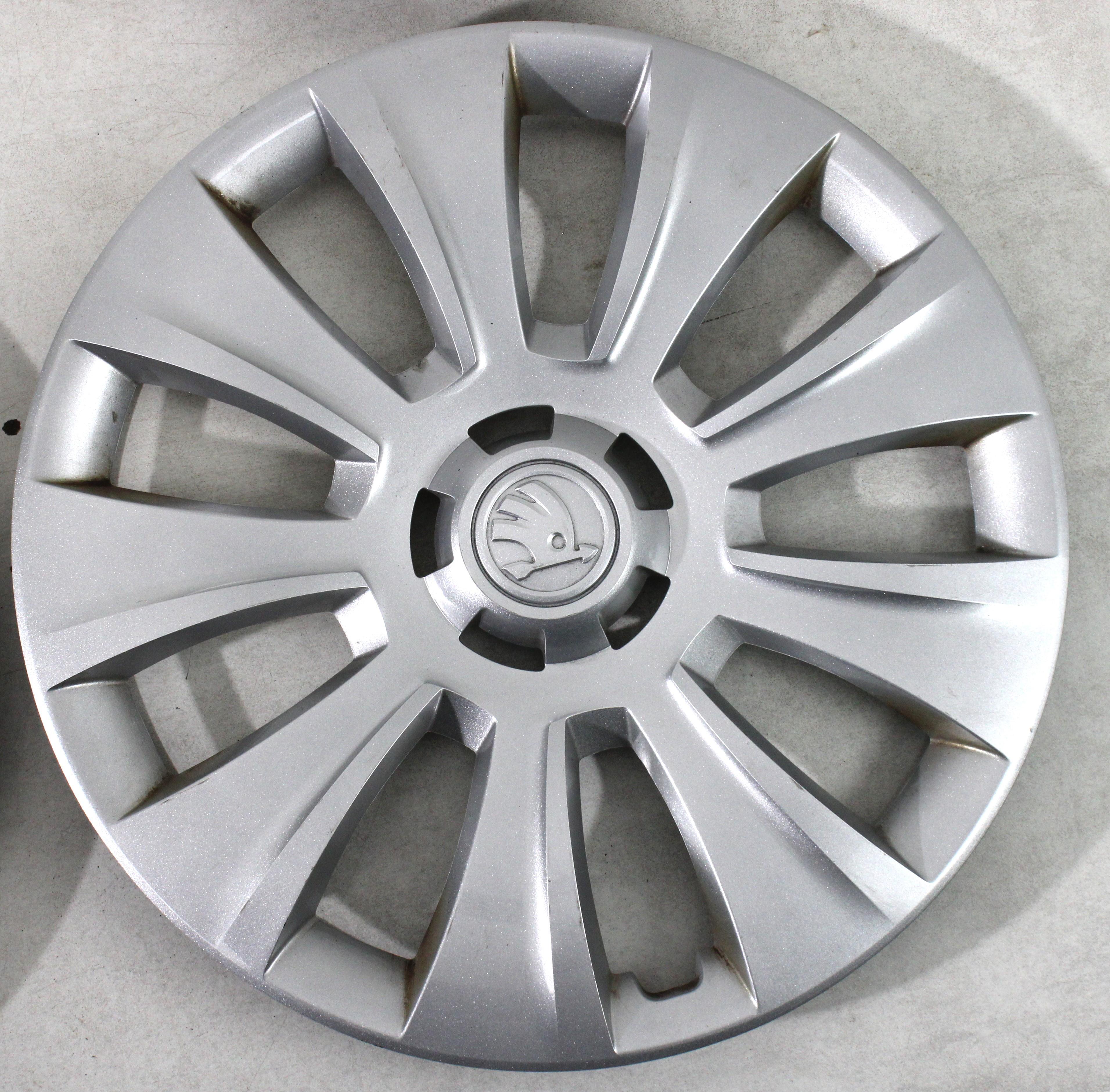 4 X ORIGINAL 16" RADKAPPEN SKODA KODIAQ SUPERB OCTAVIA YETI 57A601147