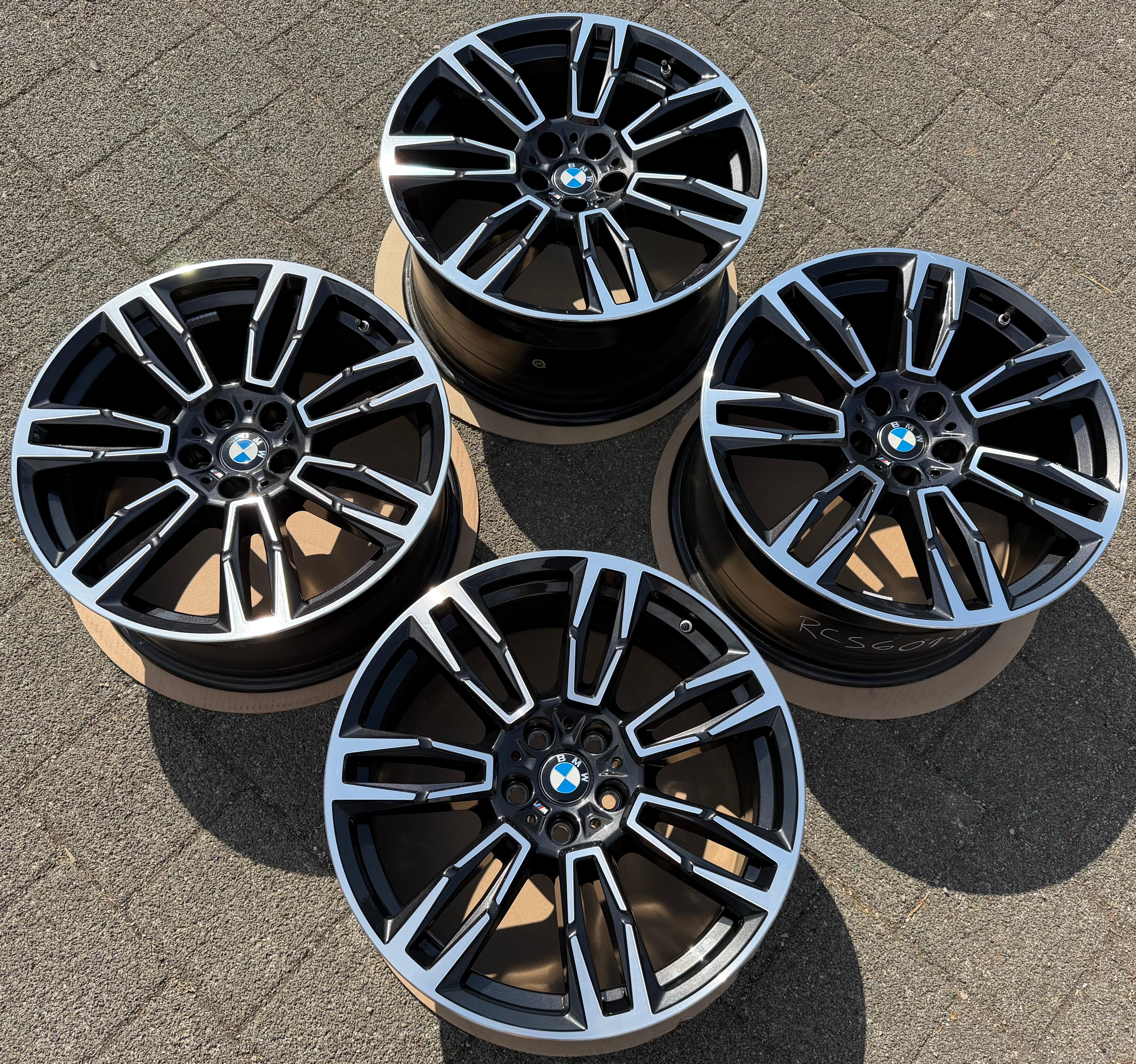4 cerchi in lega originali da 19" per BMW Serie 5 G60 G61 i5, modello 935M, codici 5A324E0 e 5A324E1