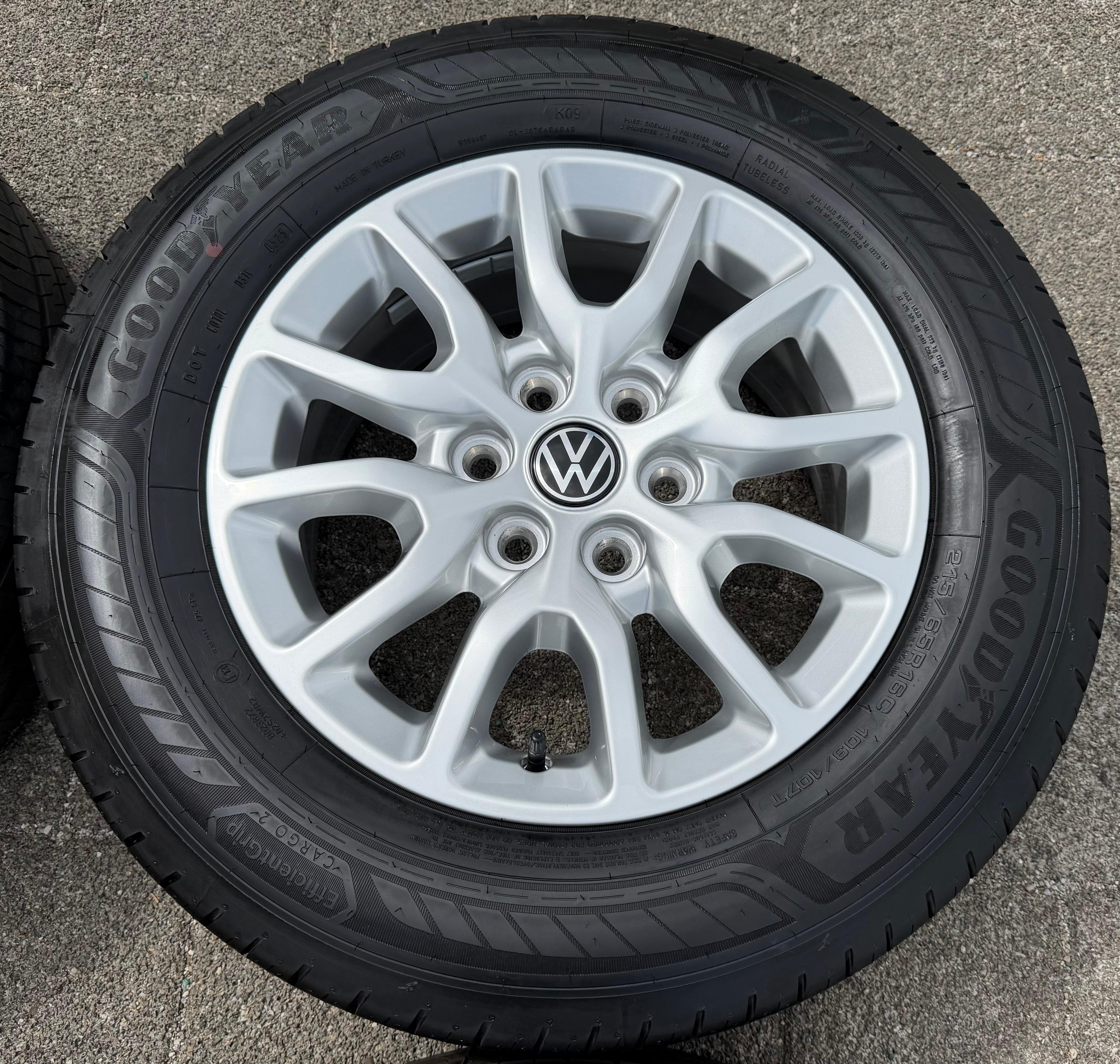 4 cerchi in lega originali da 16" Sommer per VW Transporter T7 Caraelle 215/65R16C 109/107T 2025