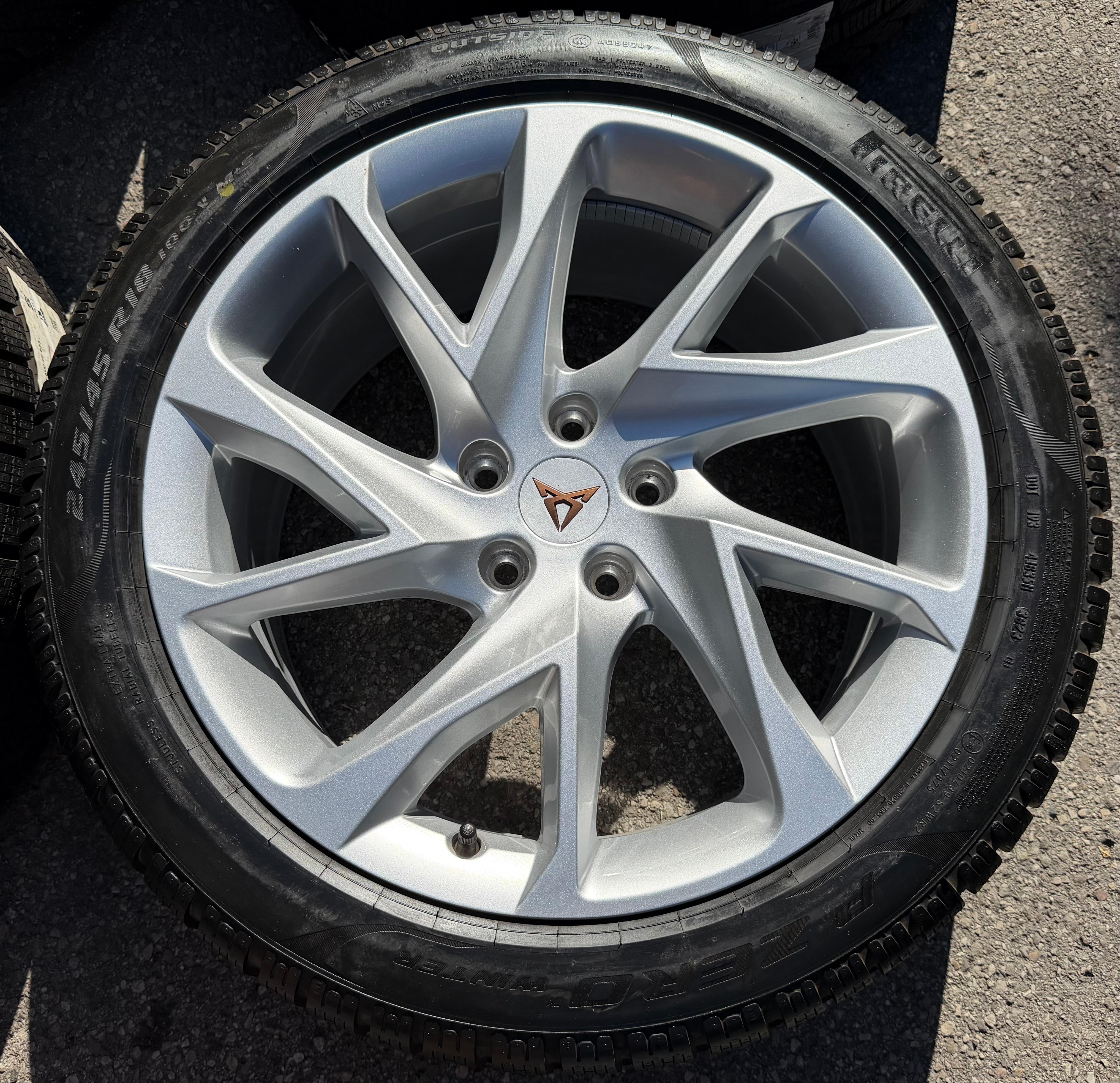 4 llantas de aluminio originales de invierno de 18" para SEAT CUPRA FORMENTOR, 245/45R18 100V, 5FF601025C