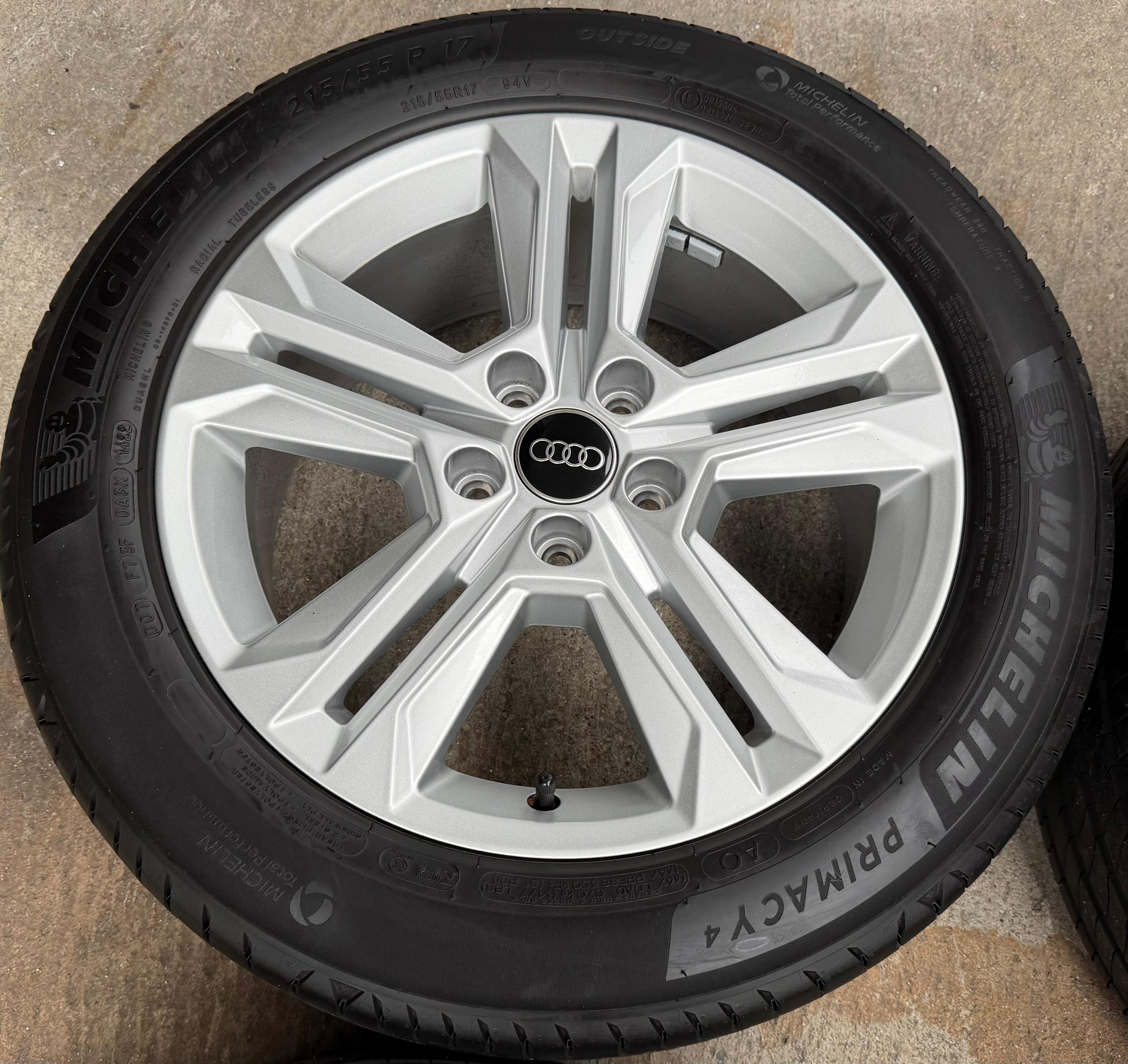 4 Original 17" Alu Sommerräder Audi Q2 SQ2 GA 81A601025AJ 215/55R17 94V Michelin