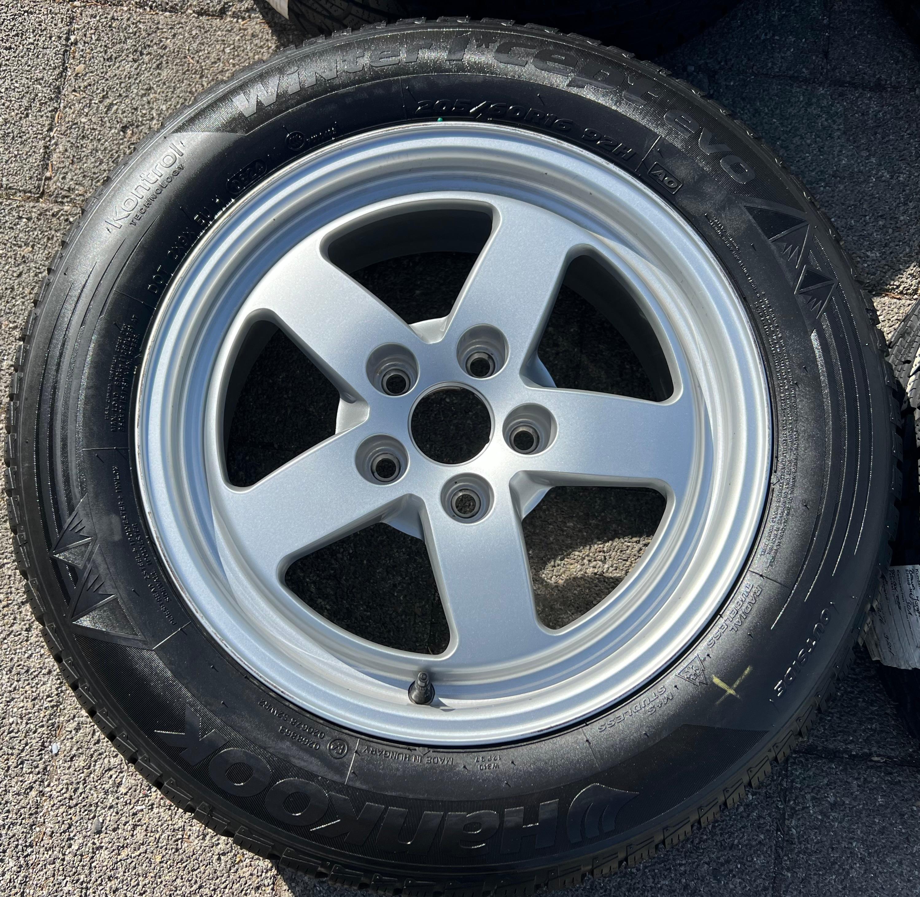 4 ORIGINELE ALUMINIUM WINTERWIELEN AUDI A4 B9 8W 205/60R16 92H 8W0601025 GRATIS VERZENDING