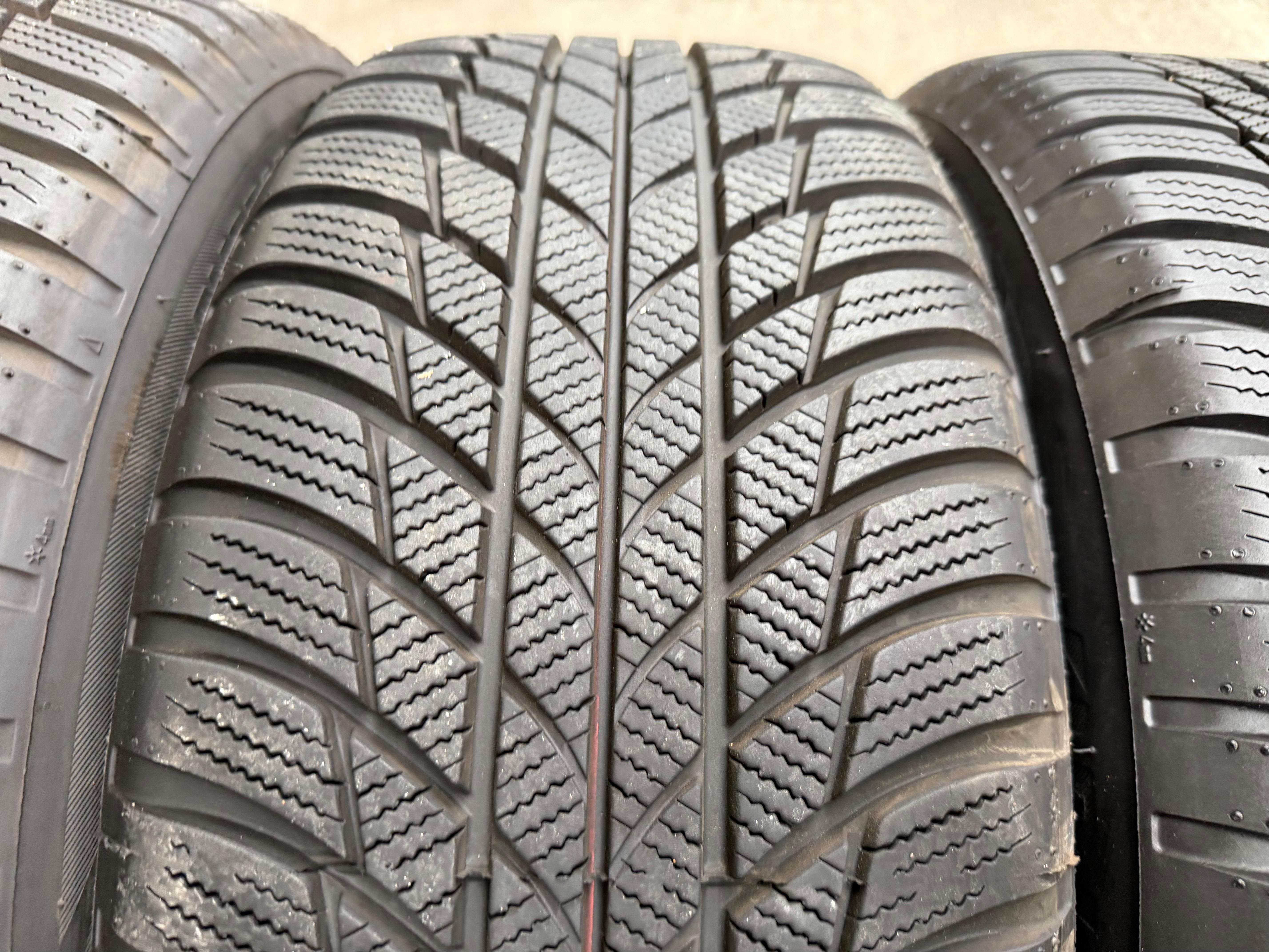 4 Original 17" Alu Winterräder Audi Q2 215/55R17 94V Bridgestone 2023