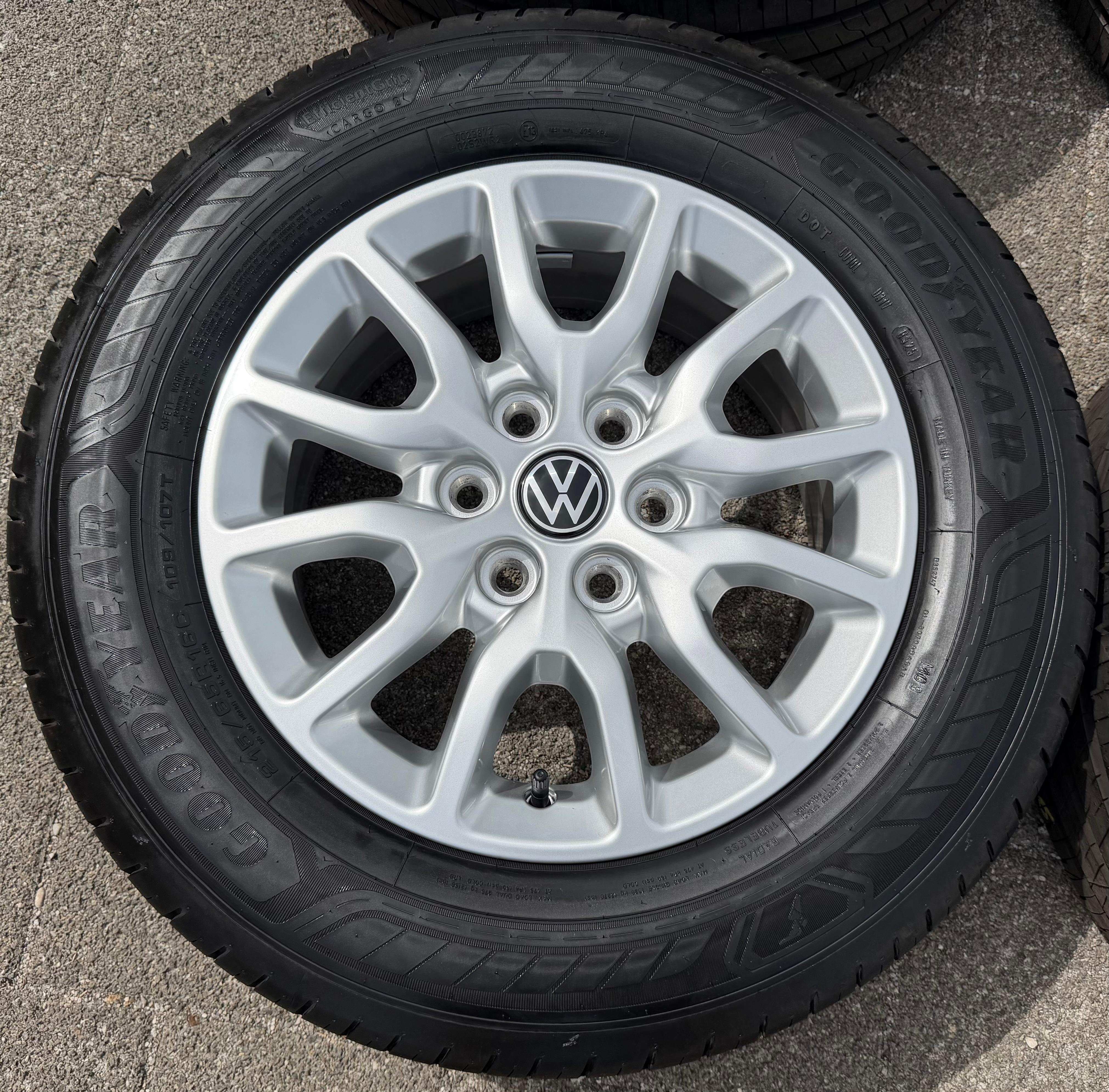 4 cerchi in lega originali da 16" Sommer per VW Transporter T7 Caraelle 215/65R16C 109/107T 2025