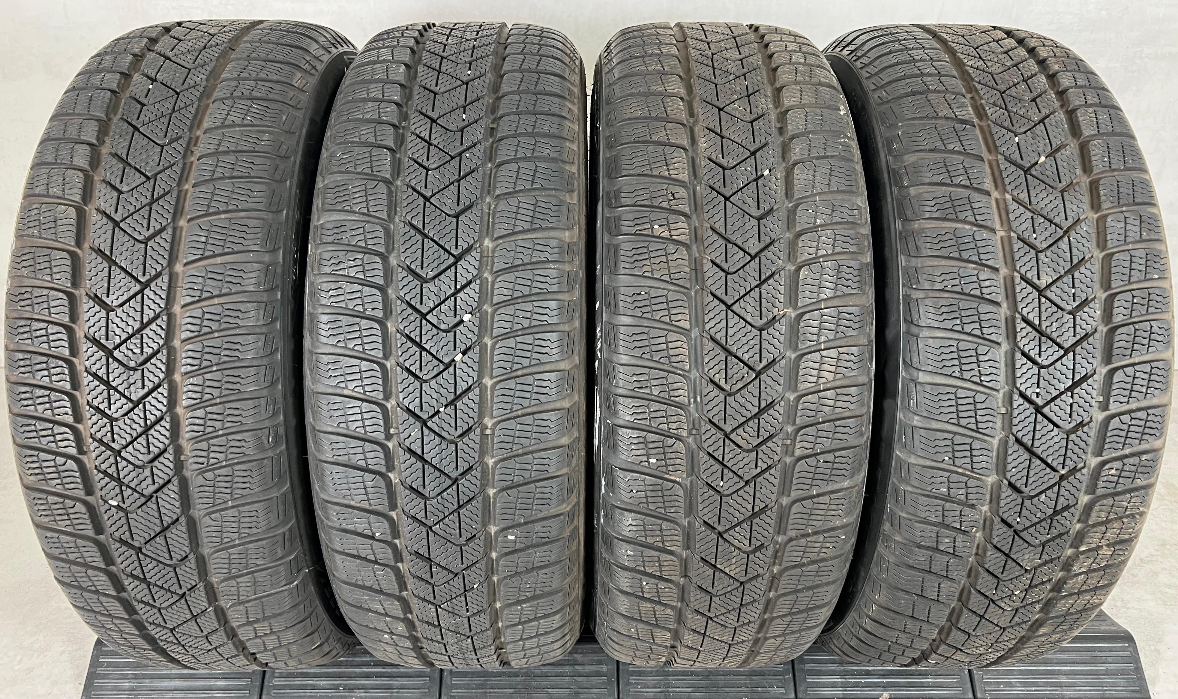 4 x 225/45R19 96V Winterreifen Pirelli Sottozero 3 Runflat 6,5-7mm 2020 *