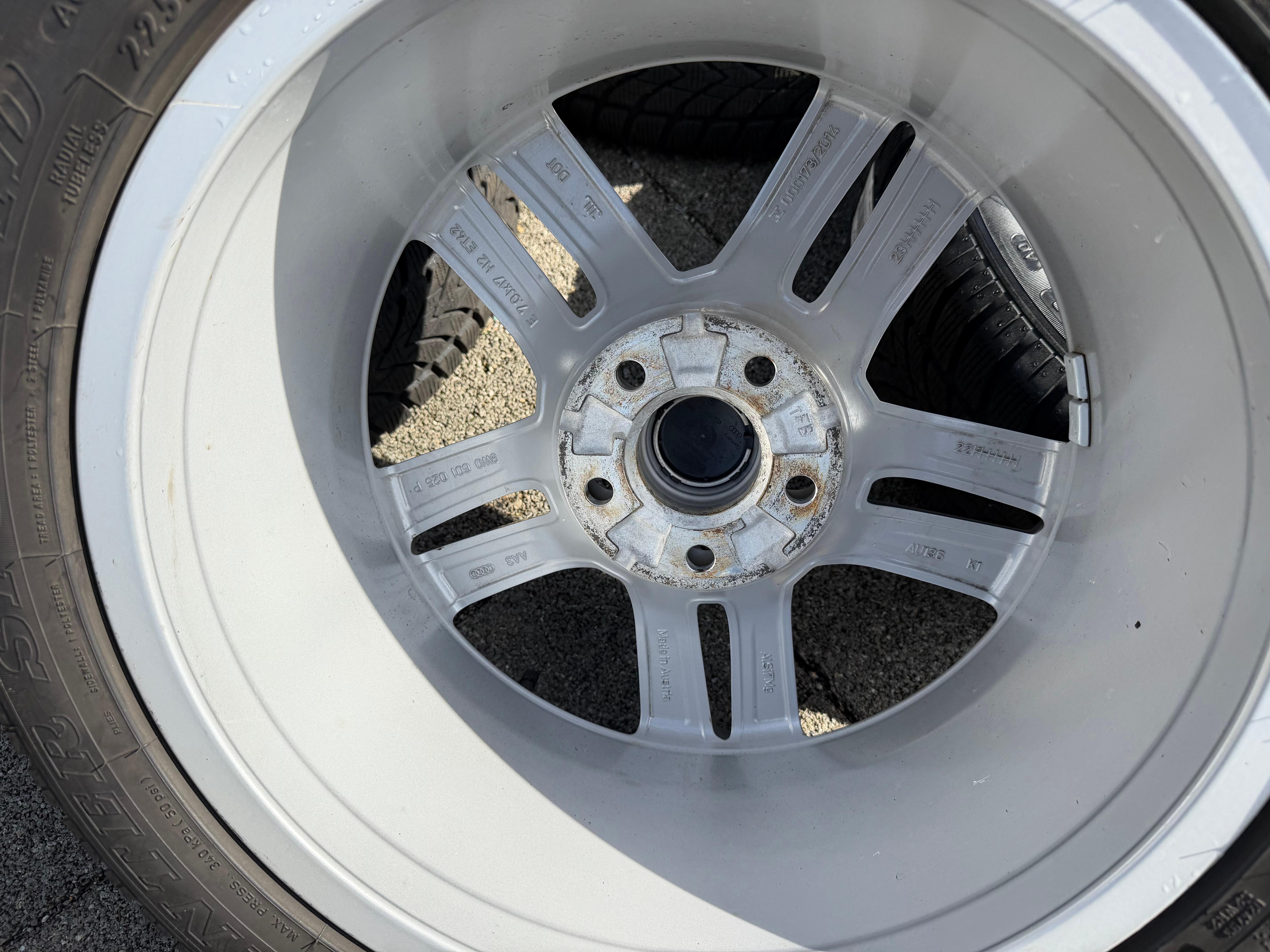 4 Original 17" Alu Winterräder Audi A4 B9 8W 8W0601025P 225/50R17 98H Dunlop 2021