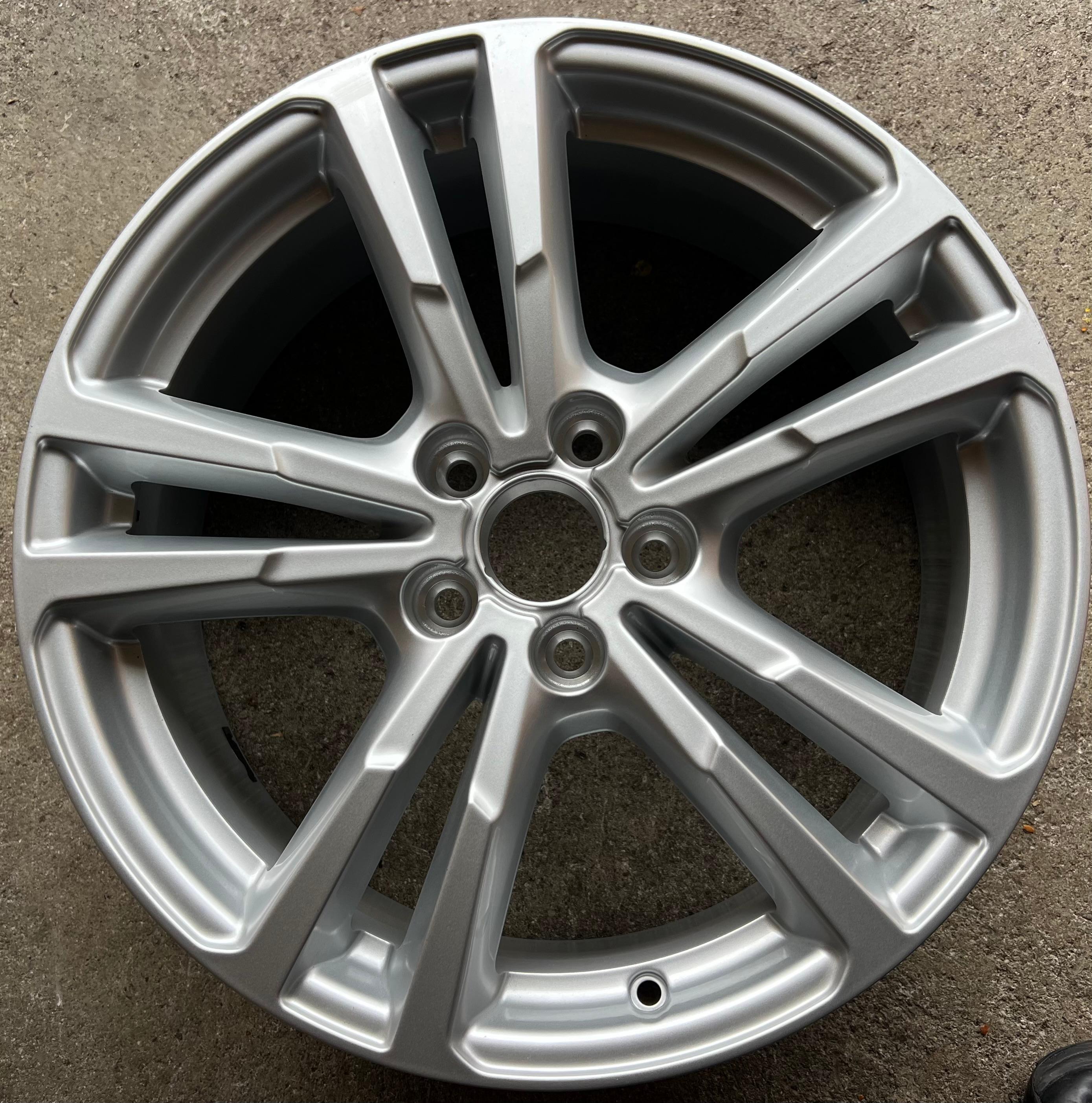 1 X ORIGINAL 18" ALUFELGE FELGE AUDI Q3 8U 8U0601025AJ 7x18 ET43