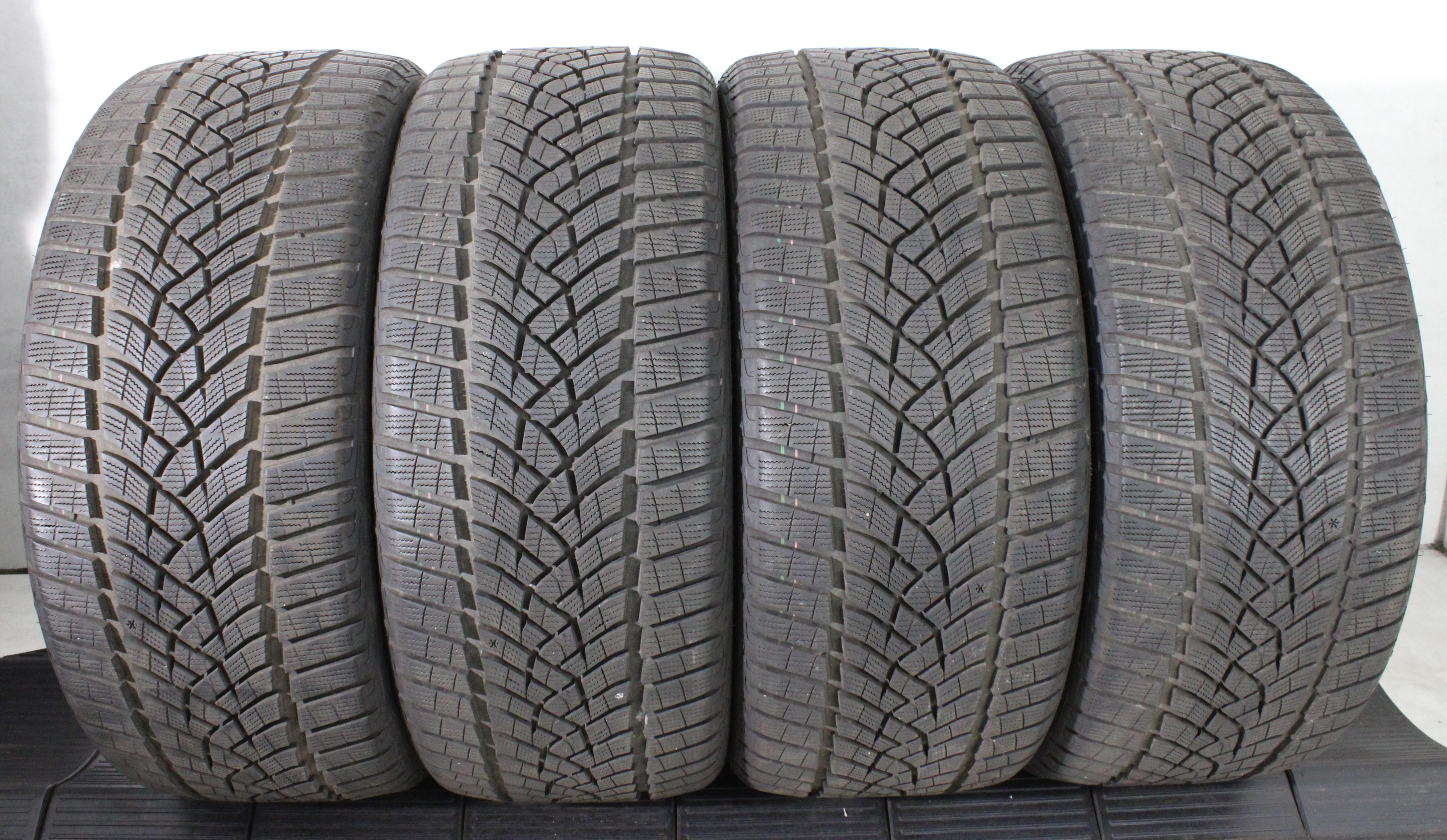 4 x 255/35R21 98V Winterreifen Goodyear Ultra Grip Performance + 2x7-7,5mm/2x8mm 2023 XL