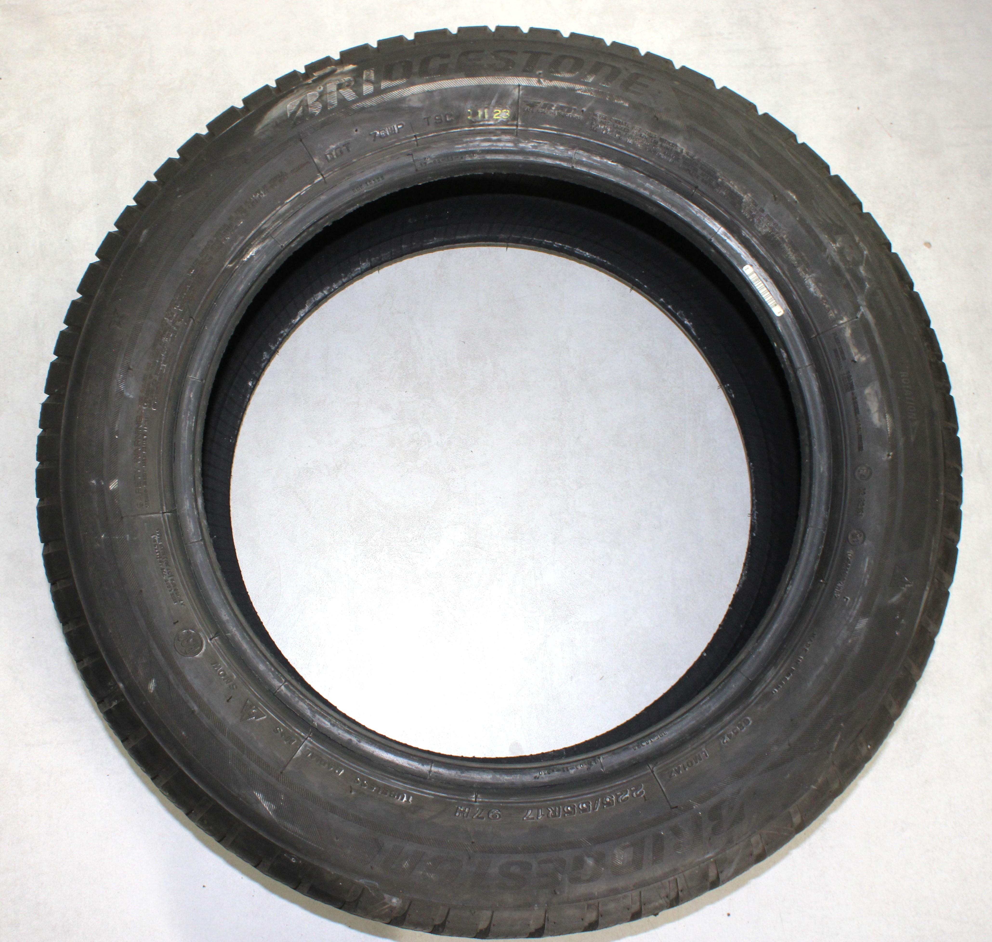2 x 225/55R17 97H Winterreifen Bridgestone Blizzak LM001 * Runflat 6,5-7mm 2023