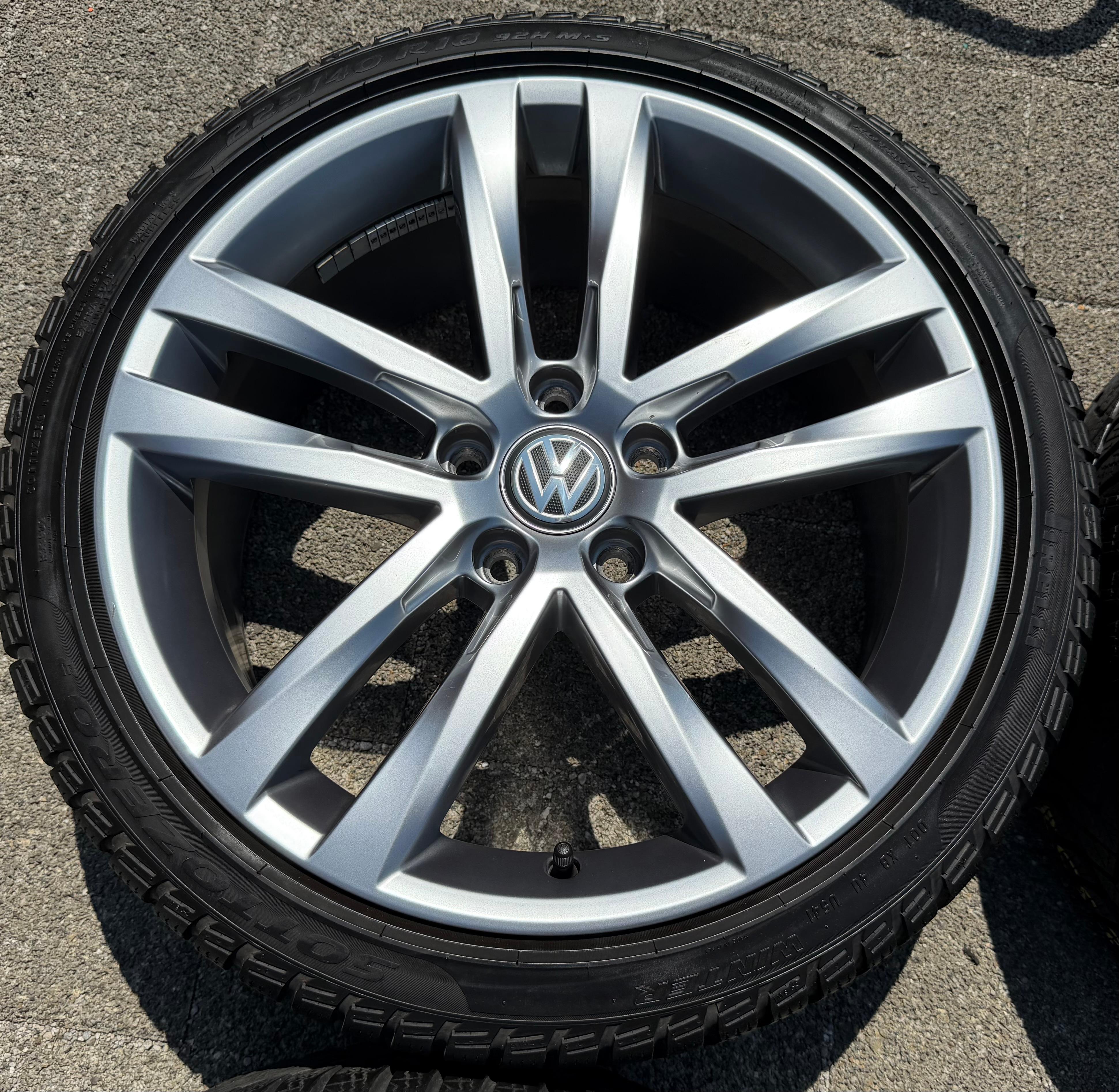 4 Original 18" Alu Winterräder VW Golf VII 7 AU 225/40R18 92V Salvador 5G0601025AF