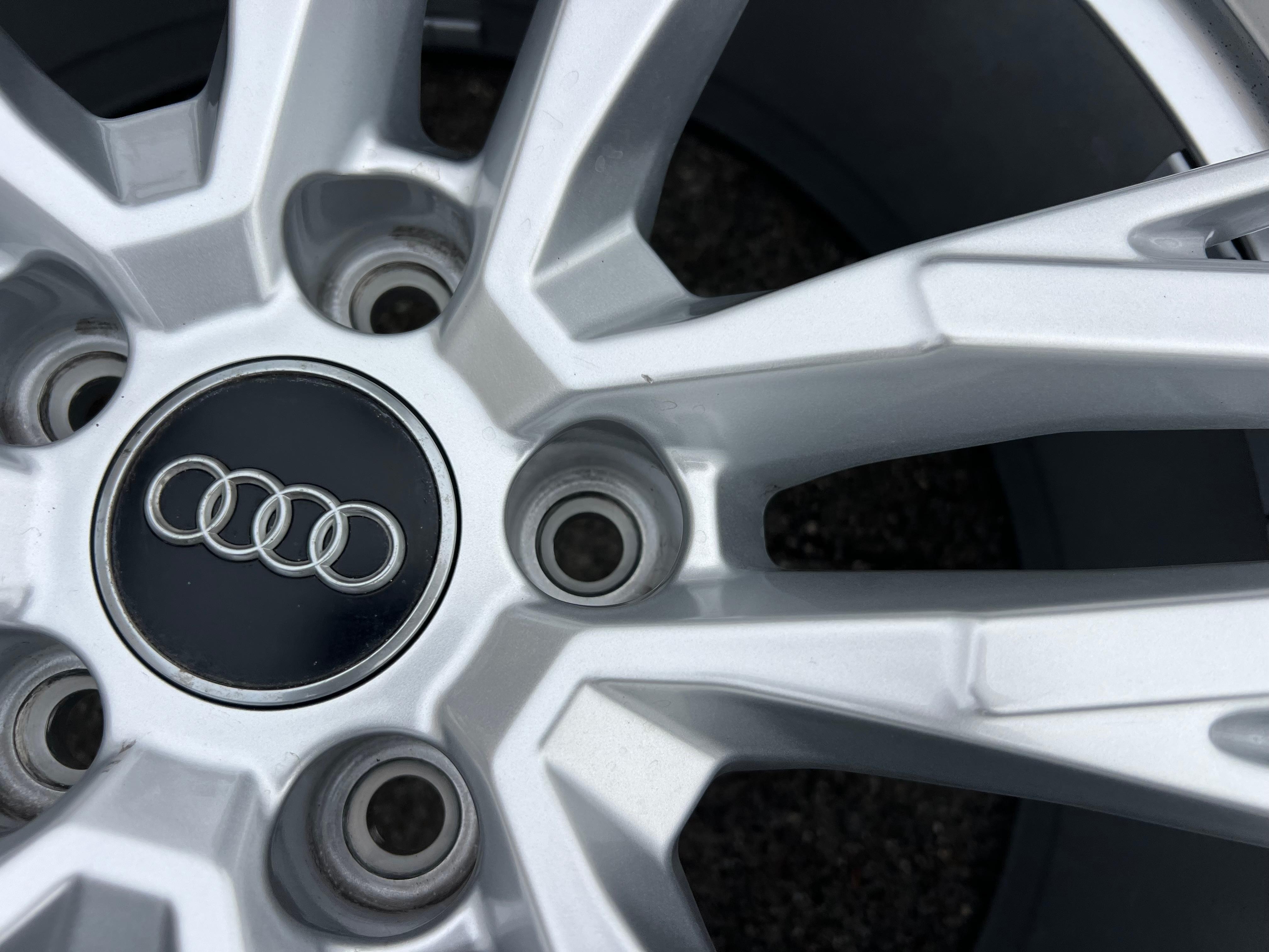 4 ORIGINAL 19" ALU WINTERRÄDER AUDI A5 S5 FU2 B10 8B3601025AS 245/40R19 98H 2024