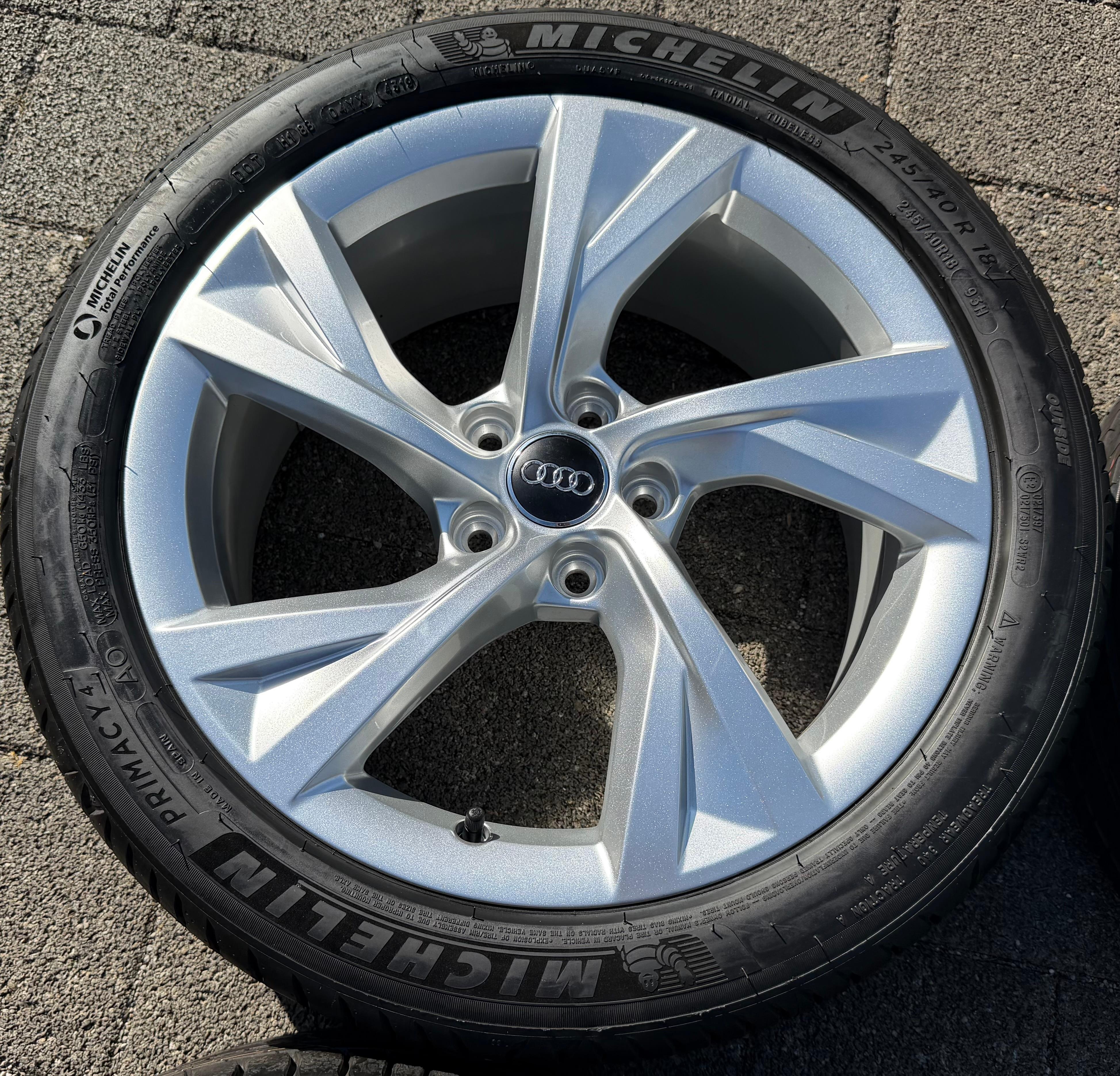 4 Original 18" Alu Sommerräder Audi A4 S4 8W B9 8W0601025EJ 245/40R18 93H Michelin
