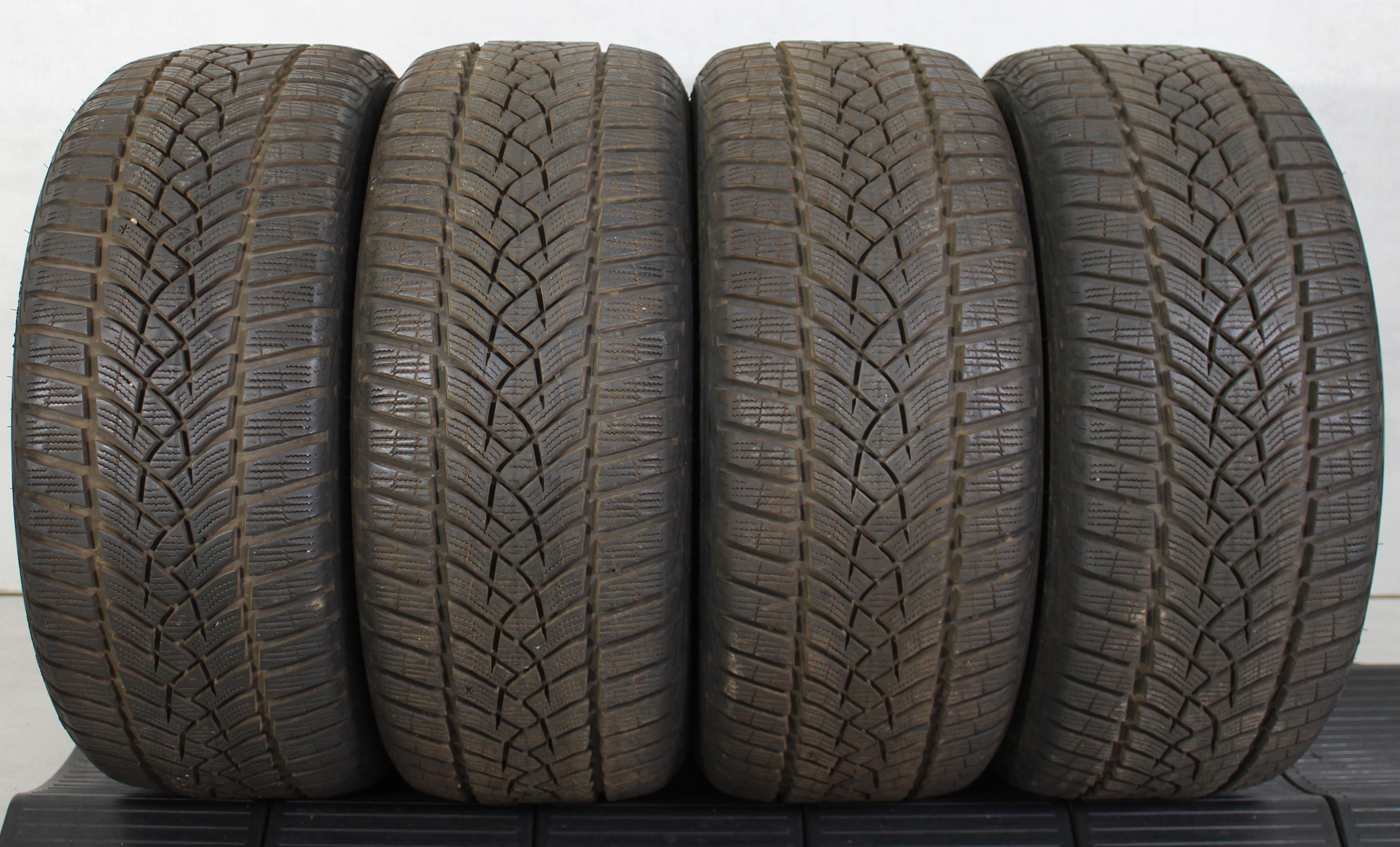 4 x 215/45R16 90V neumáticos de invierno Goodyear Ultra Grip Performance GEN-1 7,5-8mm 2018 XL
