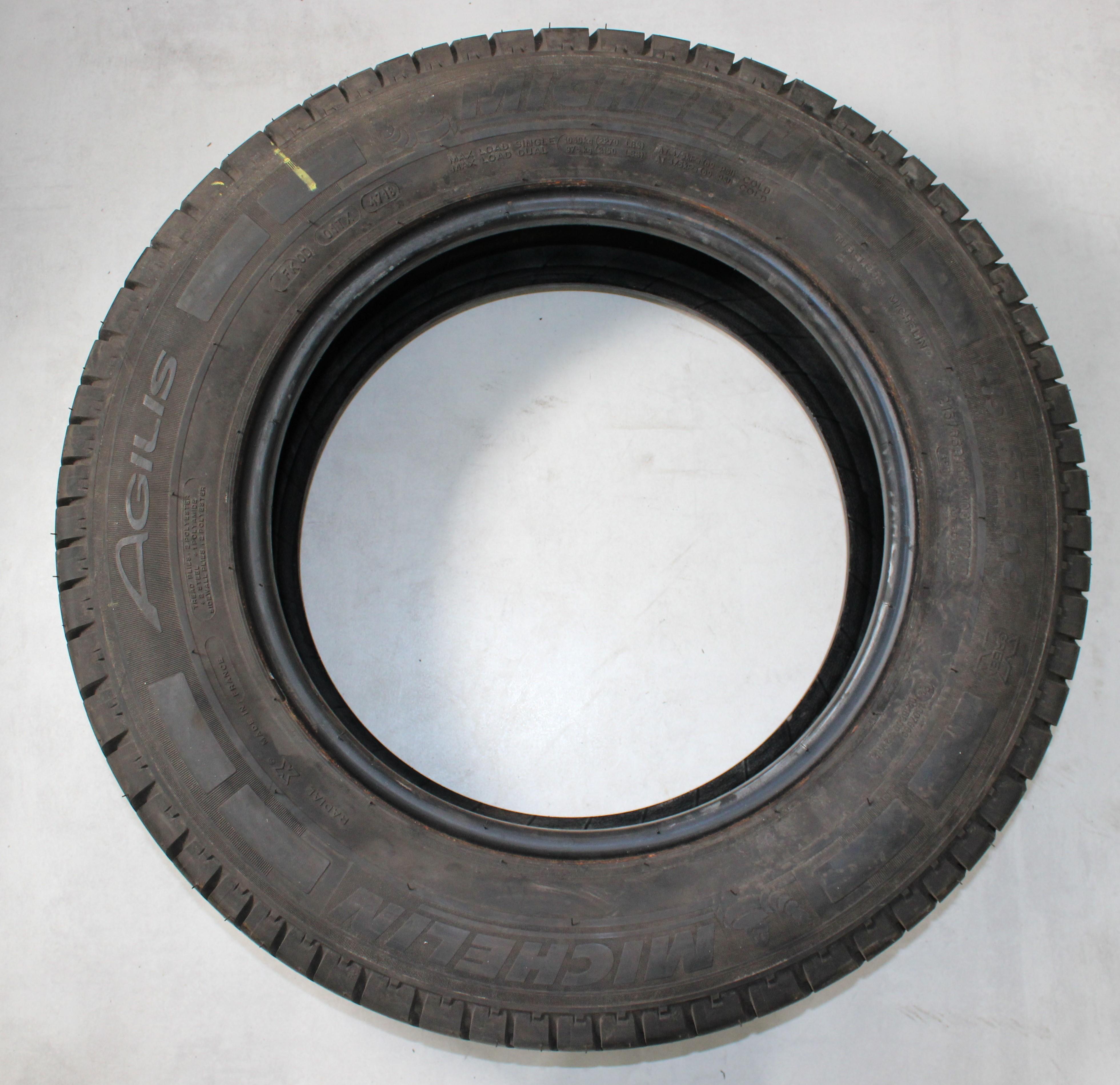 4 x 215/65R16C 109/107T pneumatici estivi Michelin Agilis 8-9mm 2016/2018 consegna gratuita