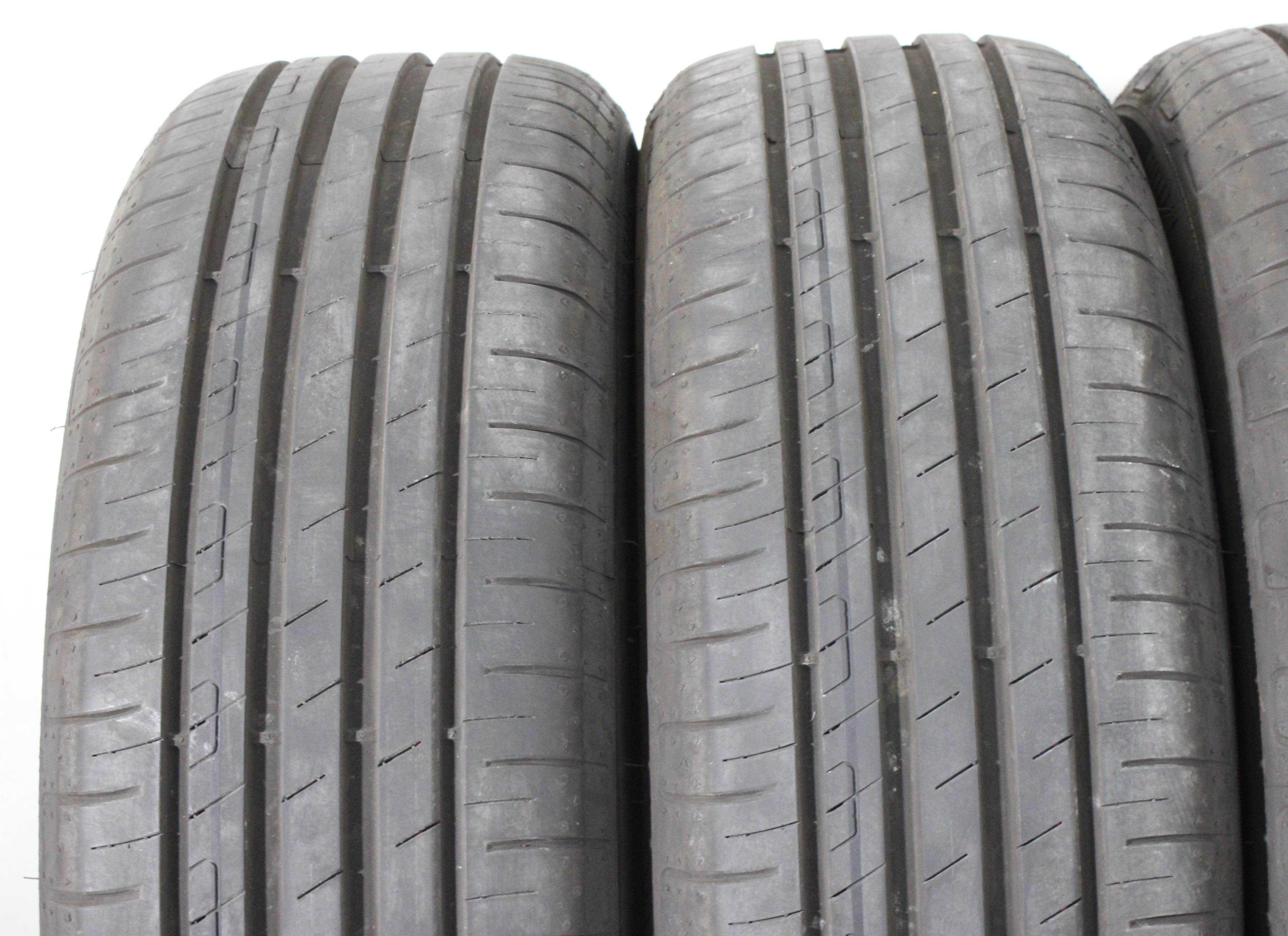 4 x 205/60R16 92V pneus été Goodyear Efficient Grip Performance Profil complet 2026