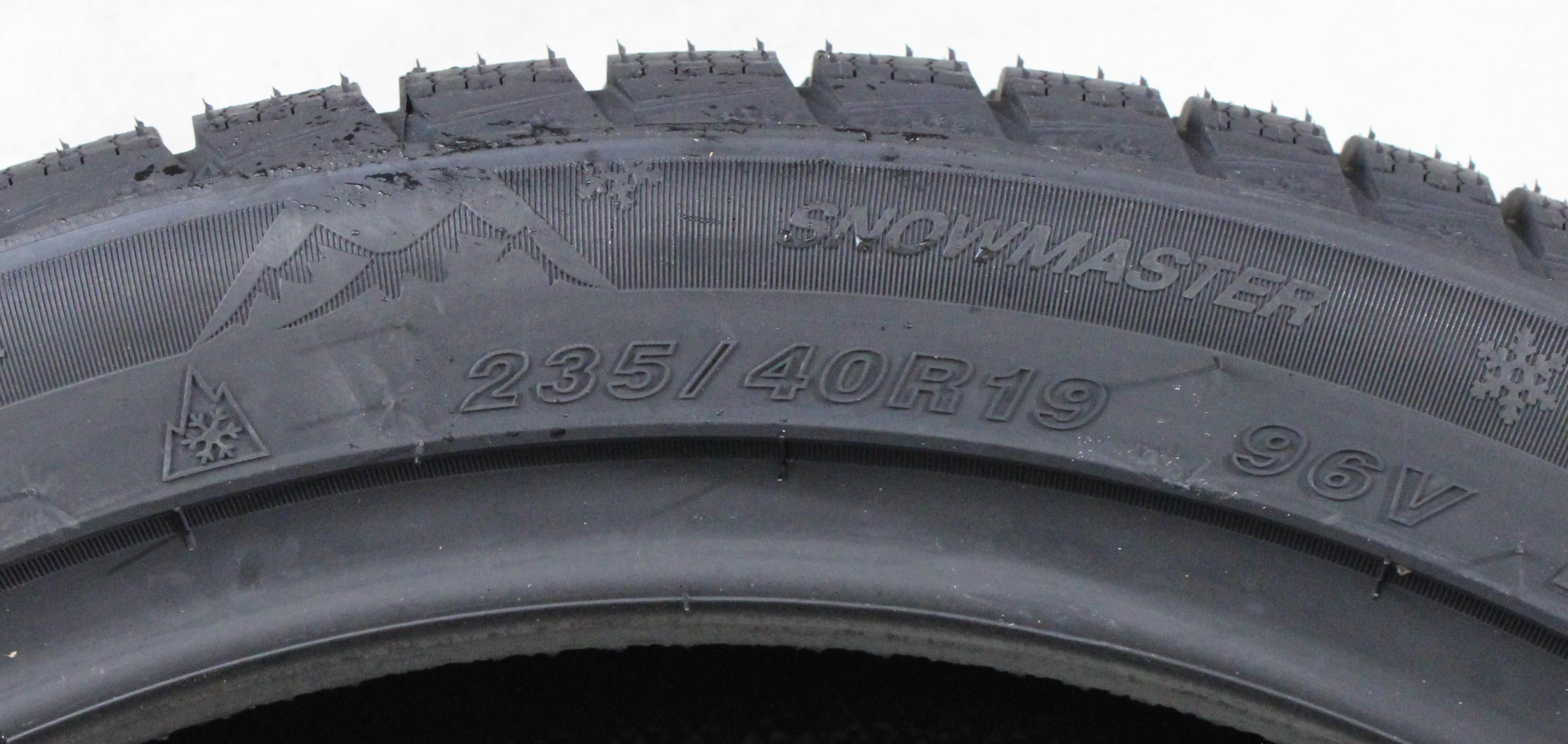 4 x 235/40R19 96V pneumatici invernali Goodride Zuper Snow Z-507 2025 XL NUOVI