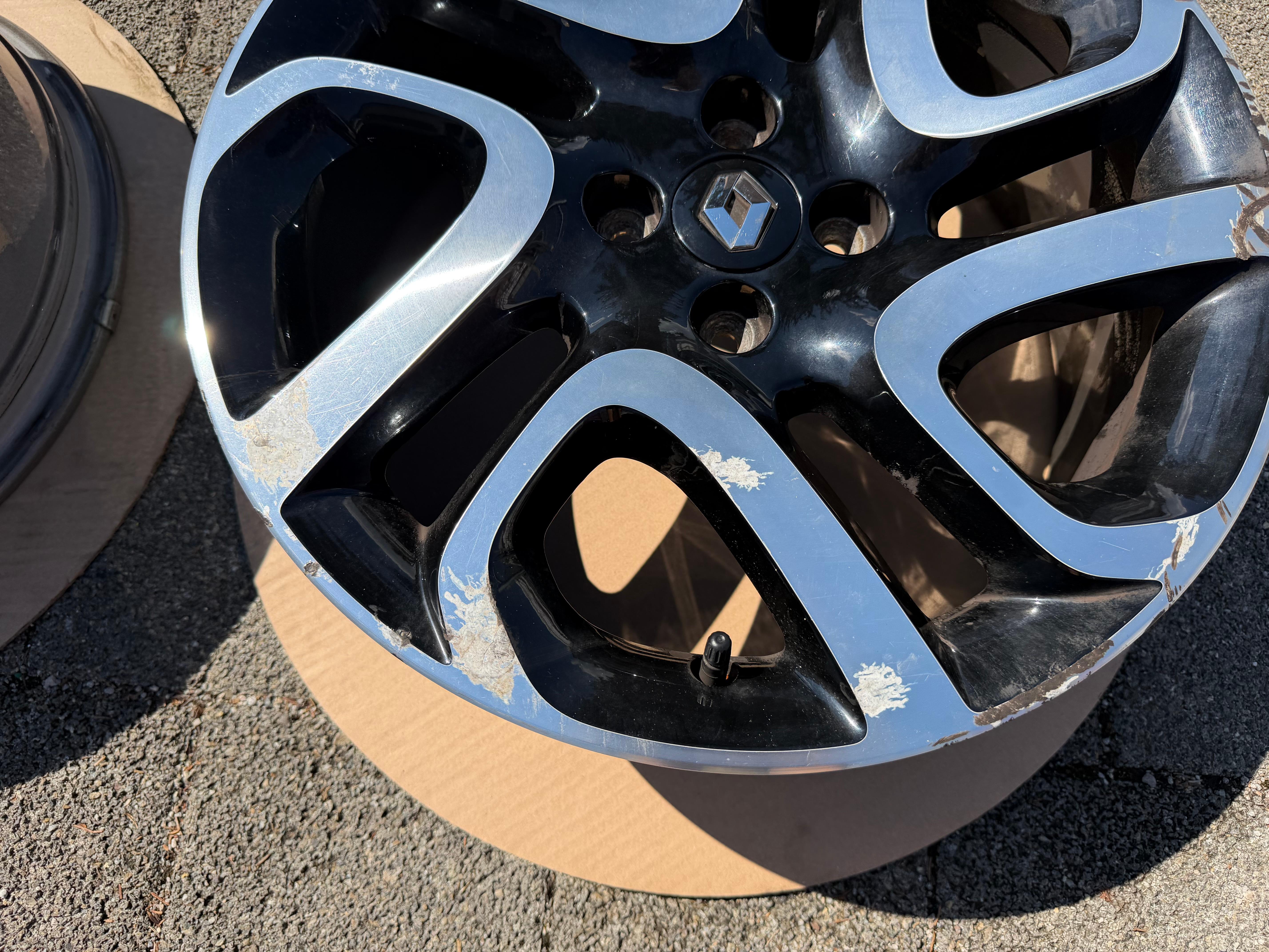 4 CERCHI IN LEGA DA 17" ORIGINALI PER RENAULT CAPTUR I 403005727R 6,5x17 ET40 RDKS