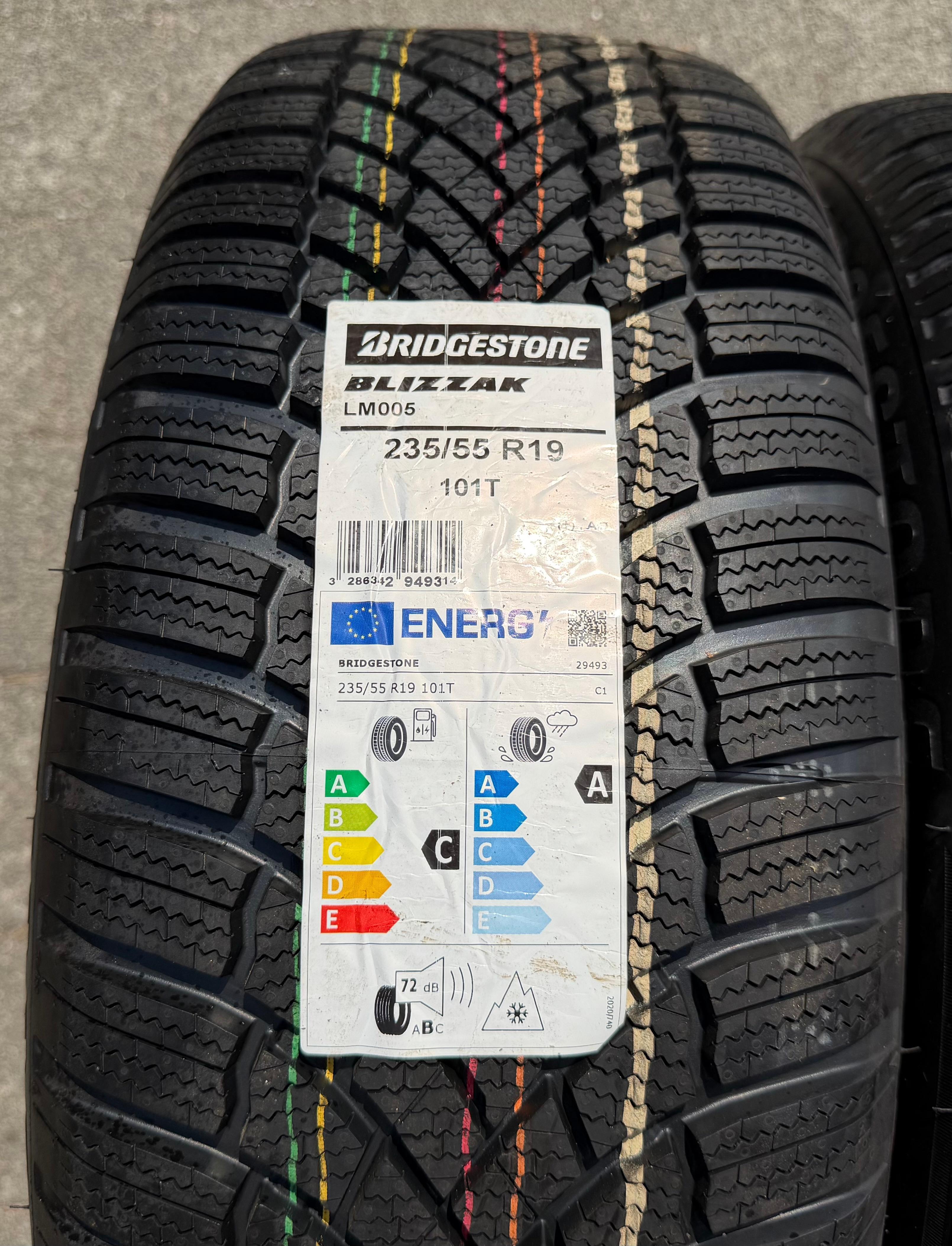 2 pneus d'hiver Bridgestone Blizzak LM005 AO 2023, 235/55R19 101T, avec joint d'étanchéité