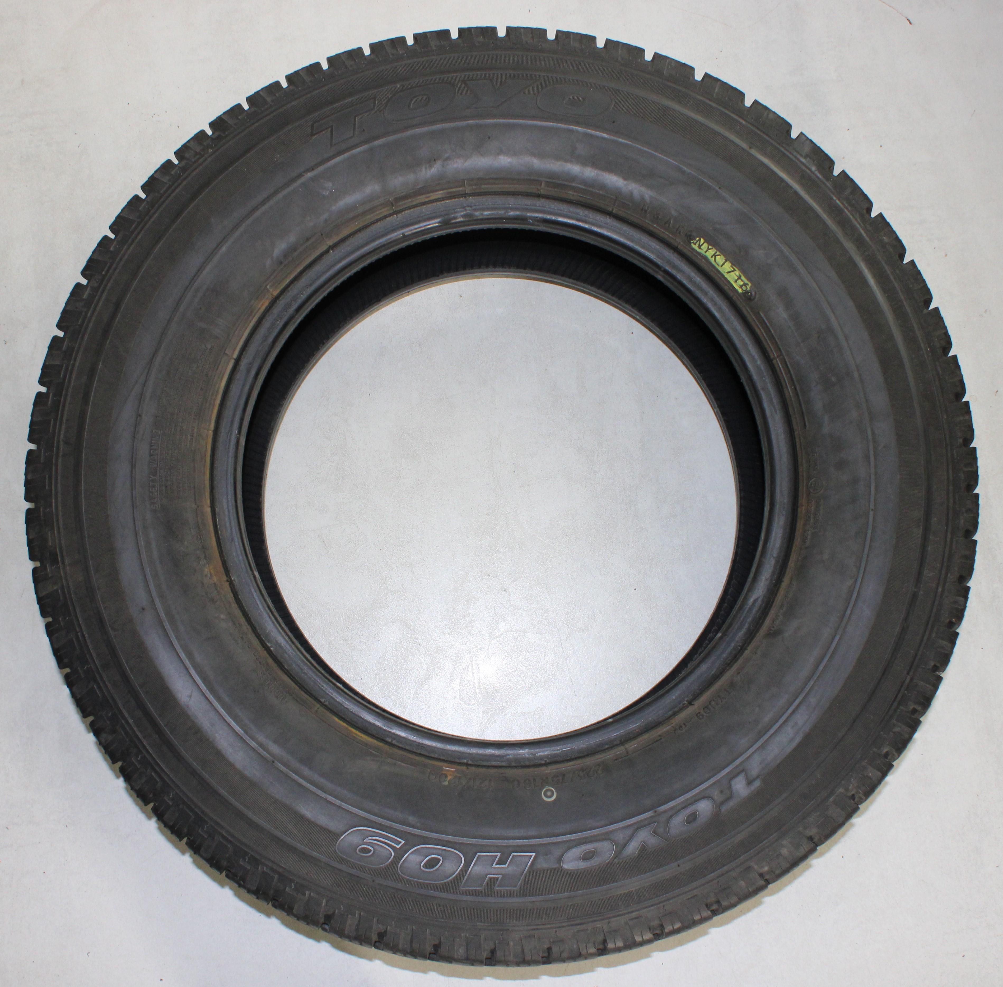 4 x 225/75R16C 121/120Q pneumatici invernali Toyo Winter H09 9-10mm 2016