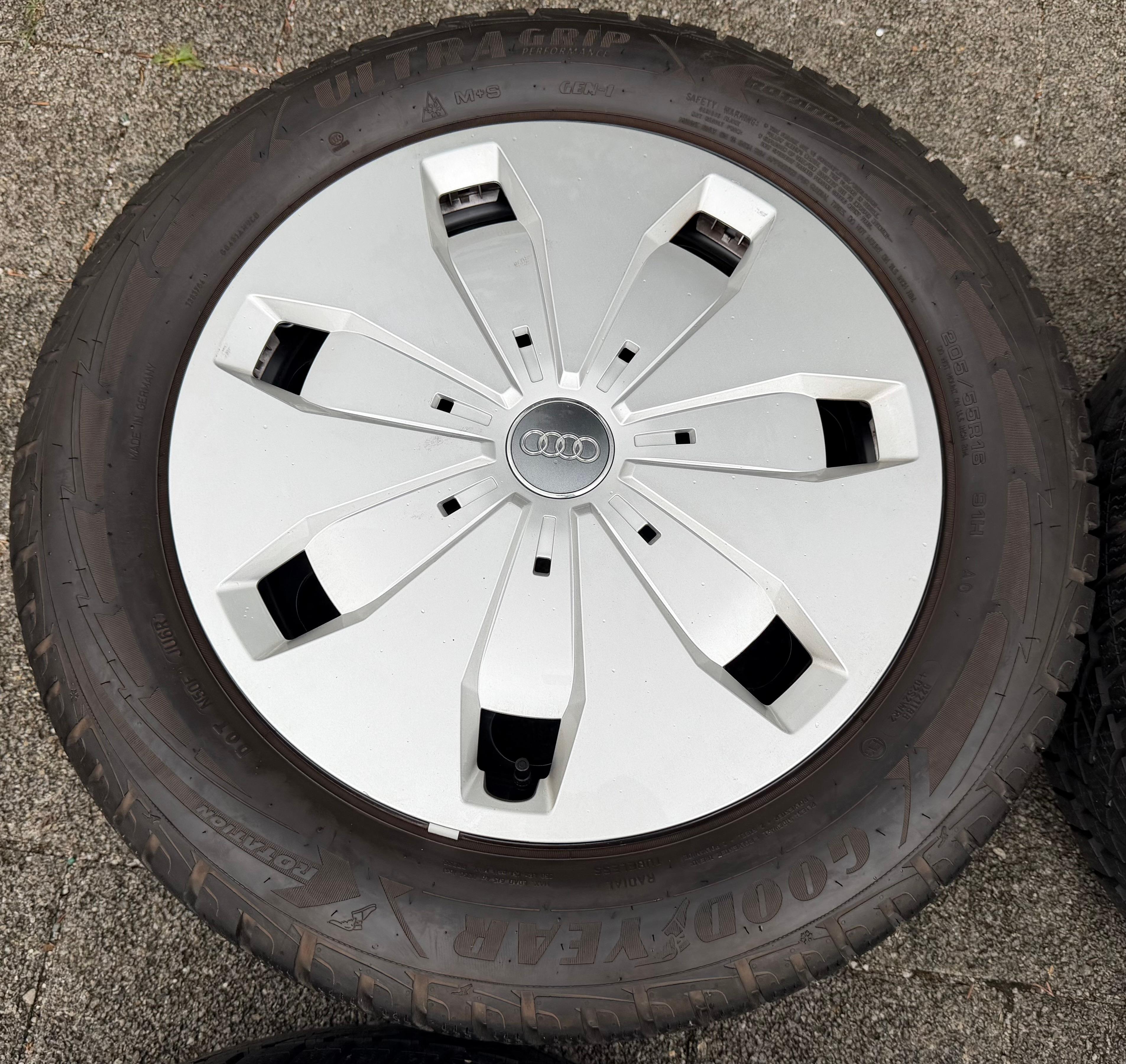 4 ruedas de invierno Audi A3 8V Sportback Cabrio 205/55R16 91H Goodyear 8V0601027A 2020