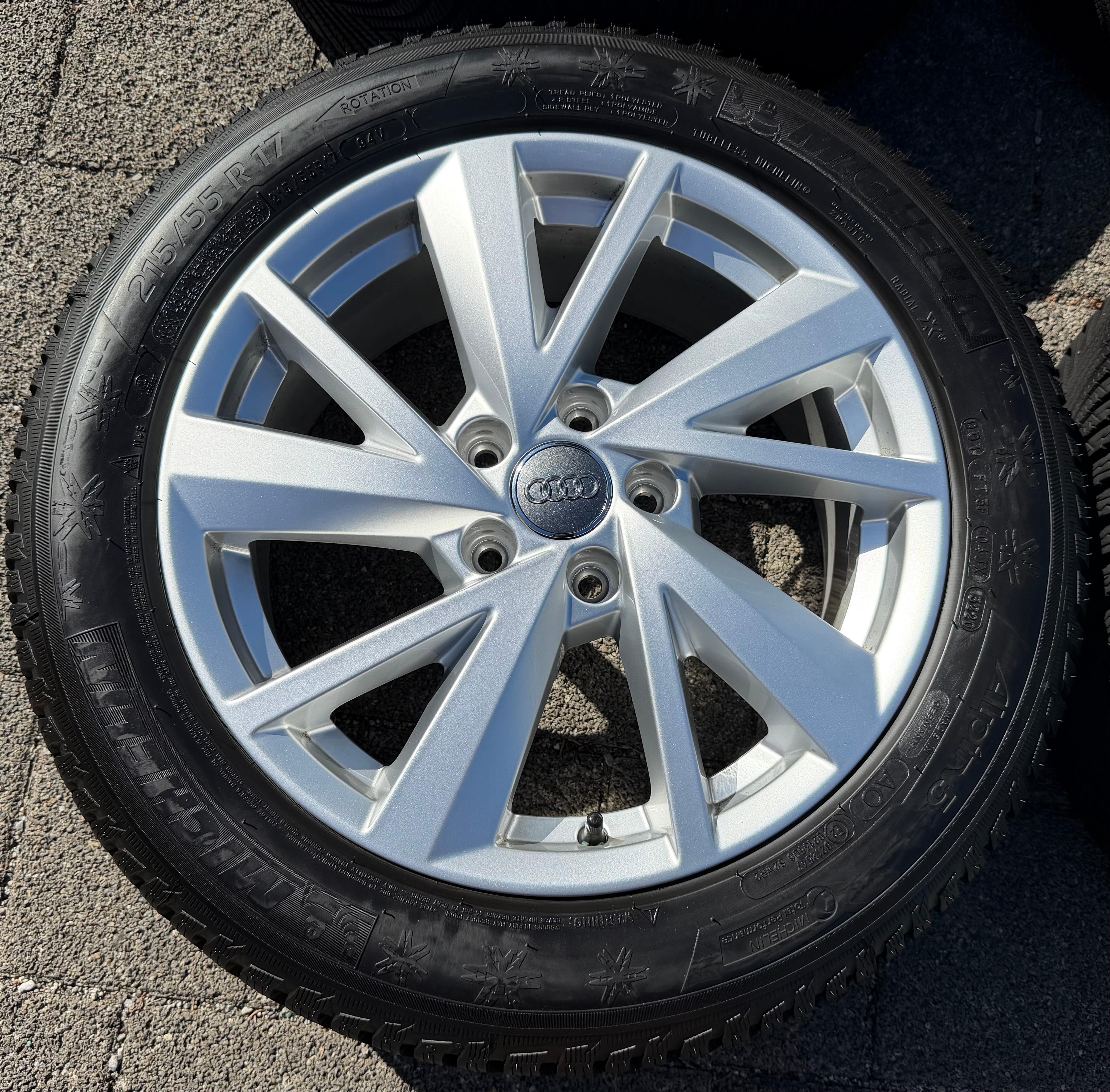 4 ruedas de invierno de aleación originales de 17" para Audi Q2 215/55R17 94V Michelin 8MM