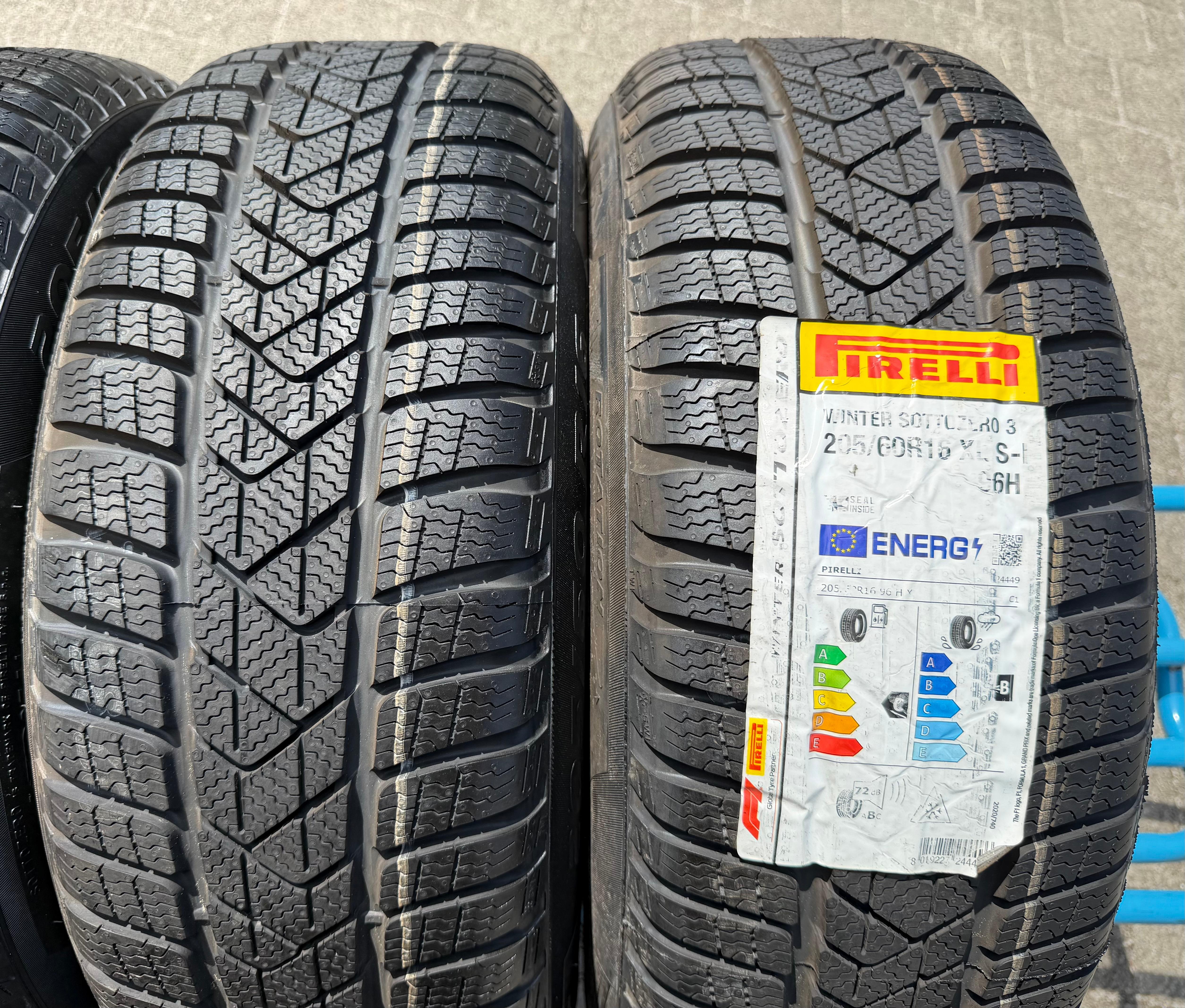 4 Alu Winterräder Audi A4 8K B8 B81 205/60R16 96H Pirelli NEU