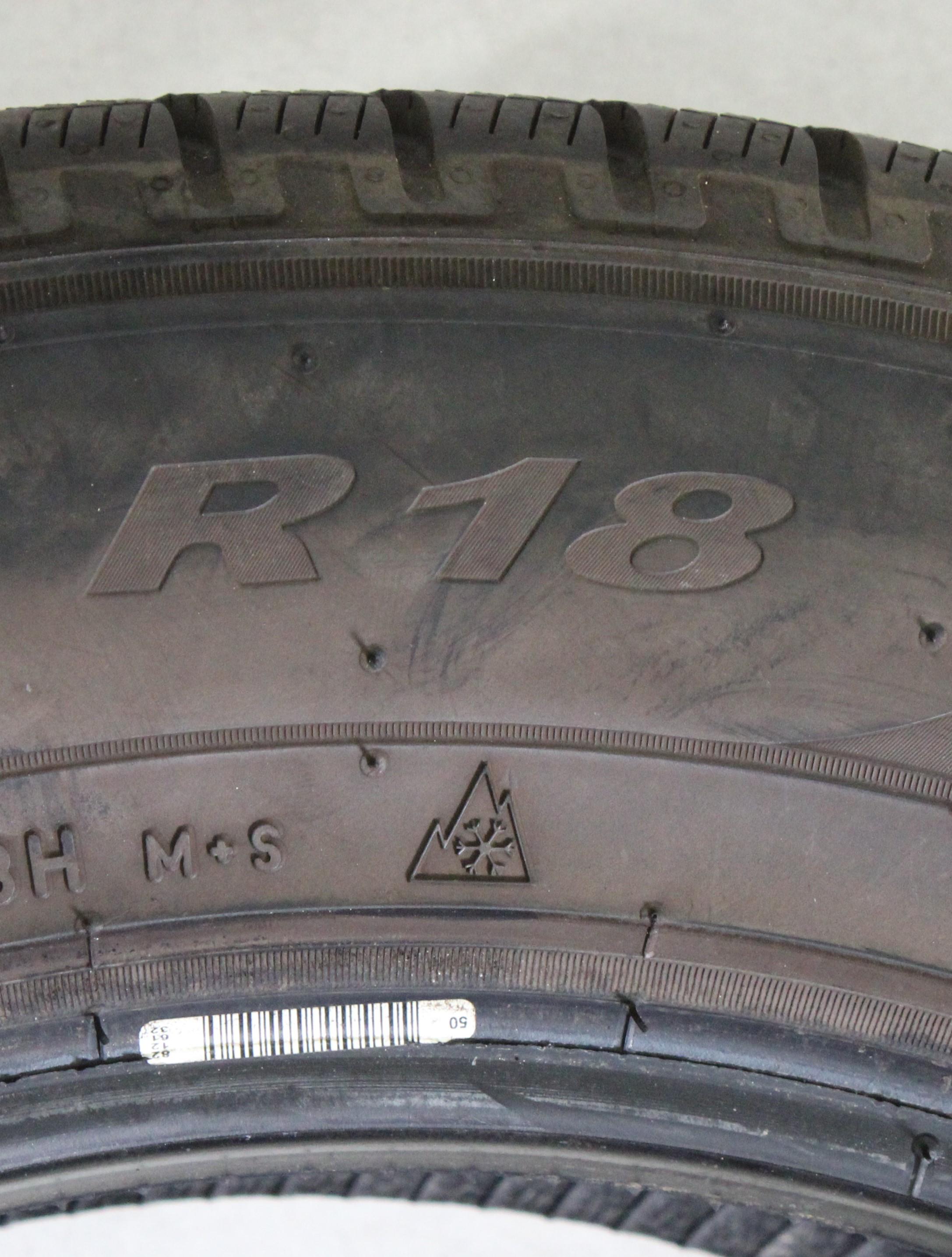 2 x 235/60R18 103H Winterreifen Pirelli Scorpion Winter 5,5-6mm 2022 MO