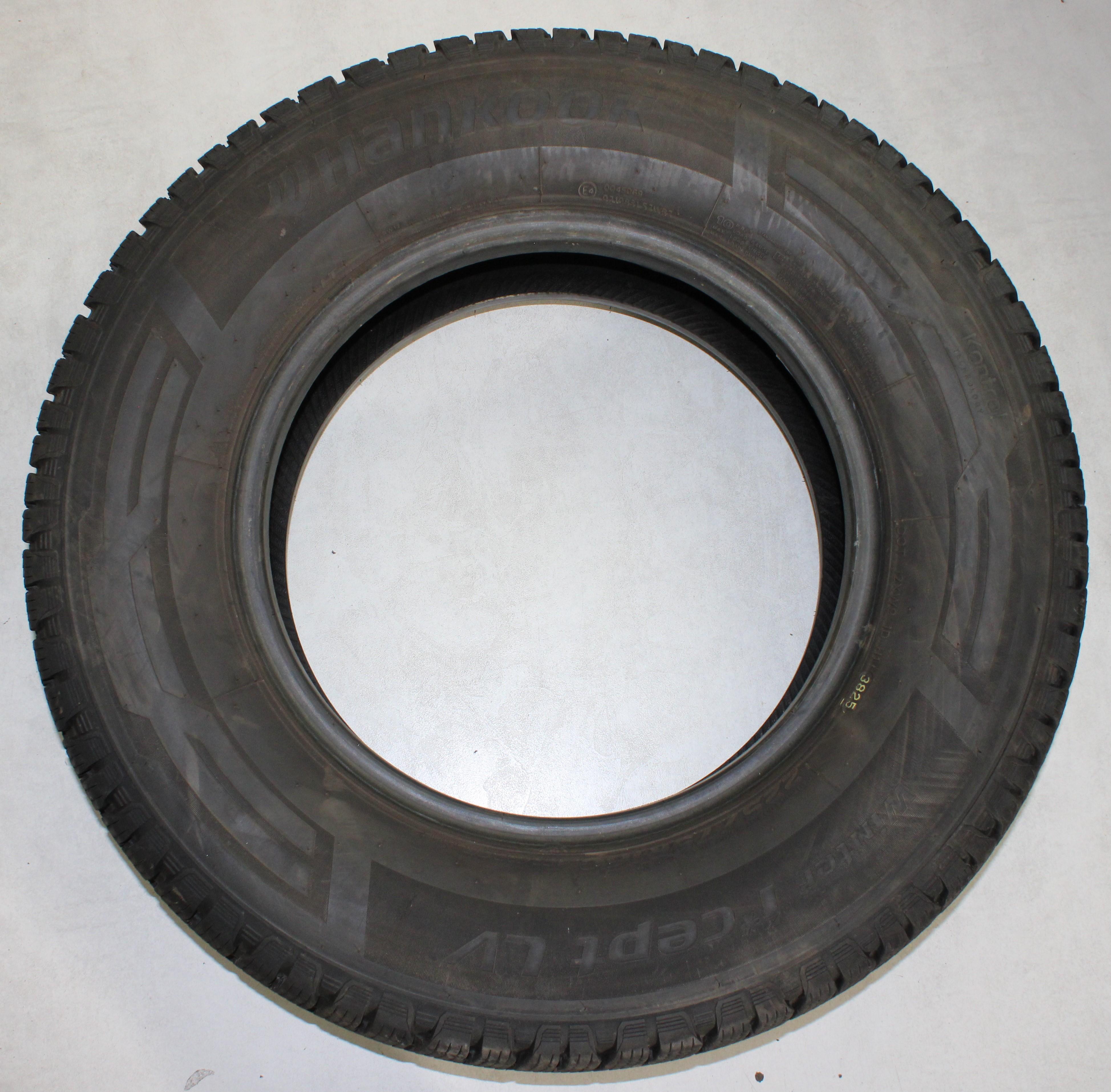 2 x 225/75R16C 121/120R Winterreifen Hankook Winter I*Cept LV 1x7-7,5mm/1x8-8,5mm 2025