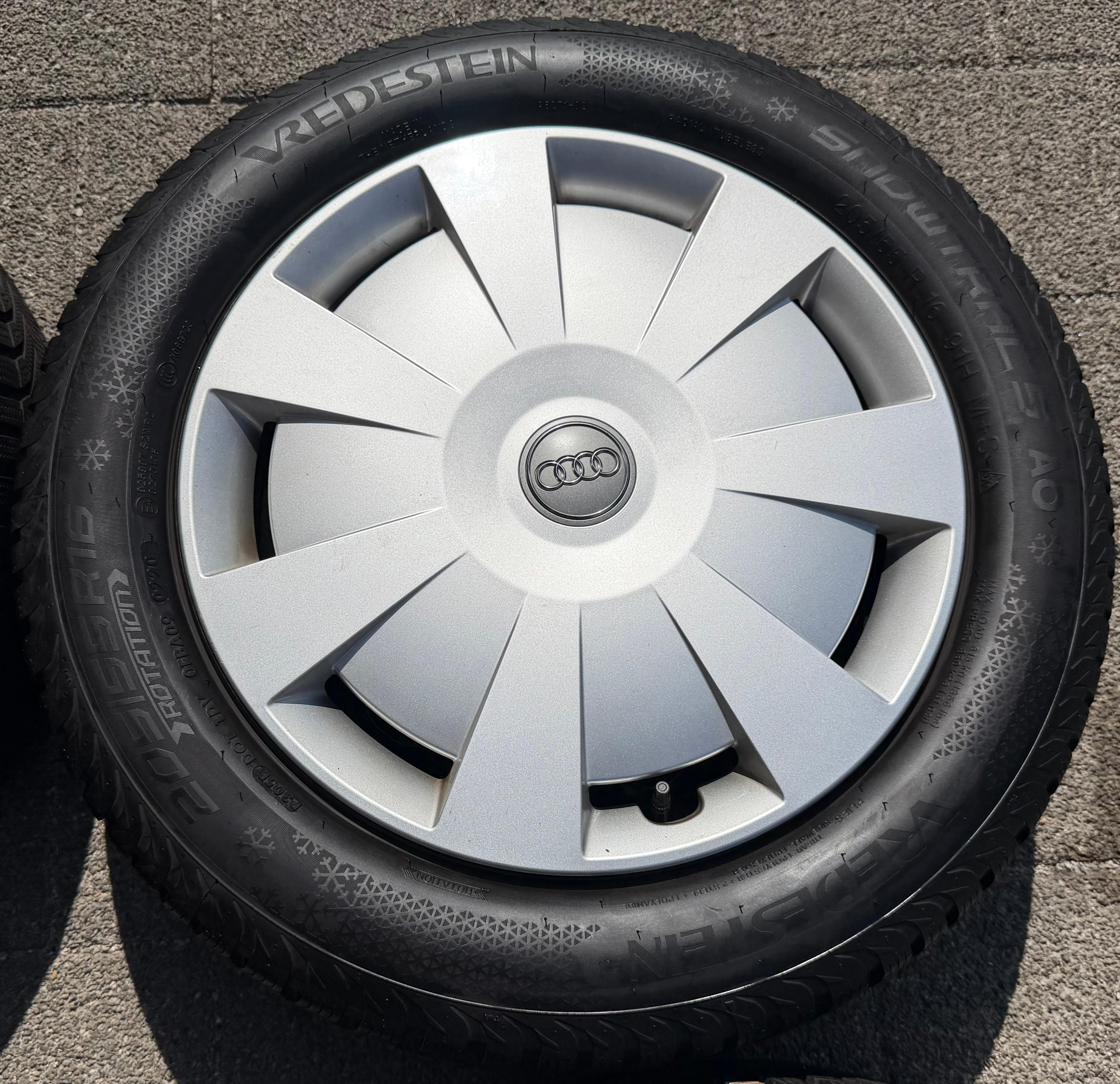 4 Winterräder Audi A3 8V Sportback Cabrio  205/55R16 91H Vredestein 8V0601027A