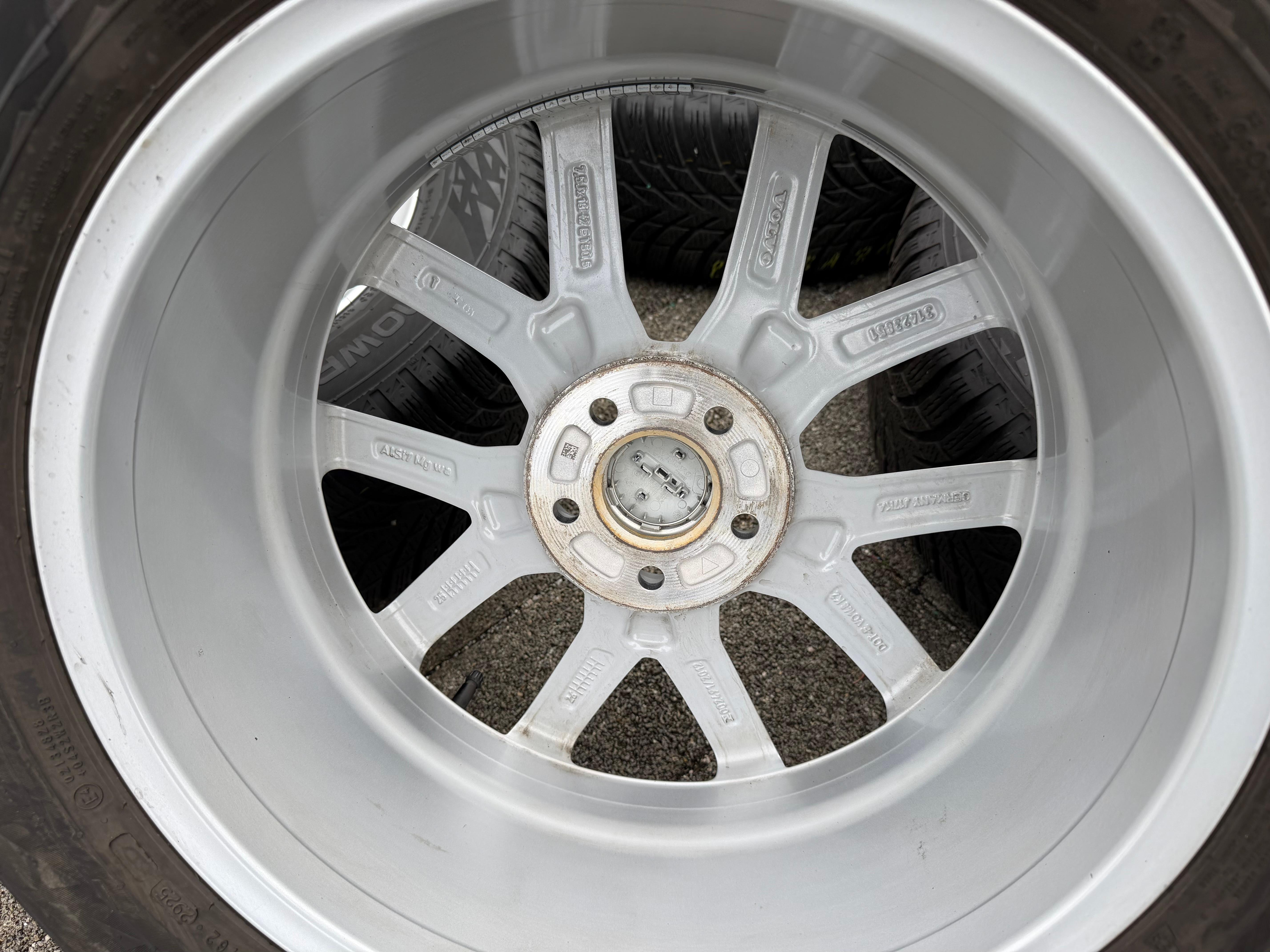 4 Original 18" Alu Winterräder Volvo XC60 II 31423851 235/60R18 107H NOKIAN 2025