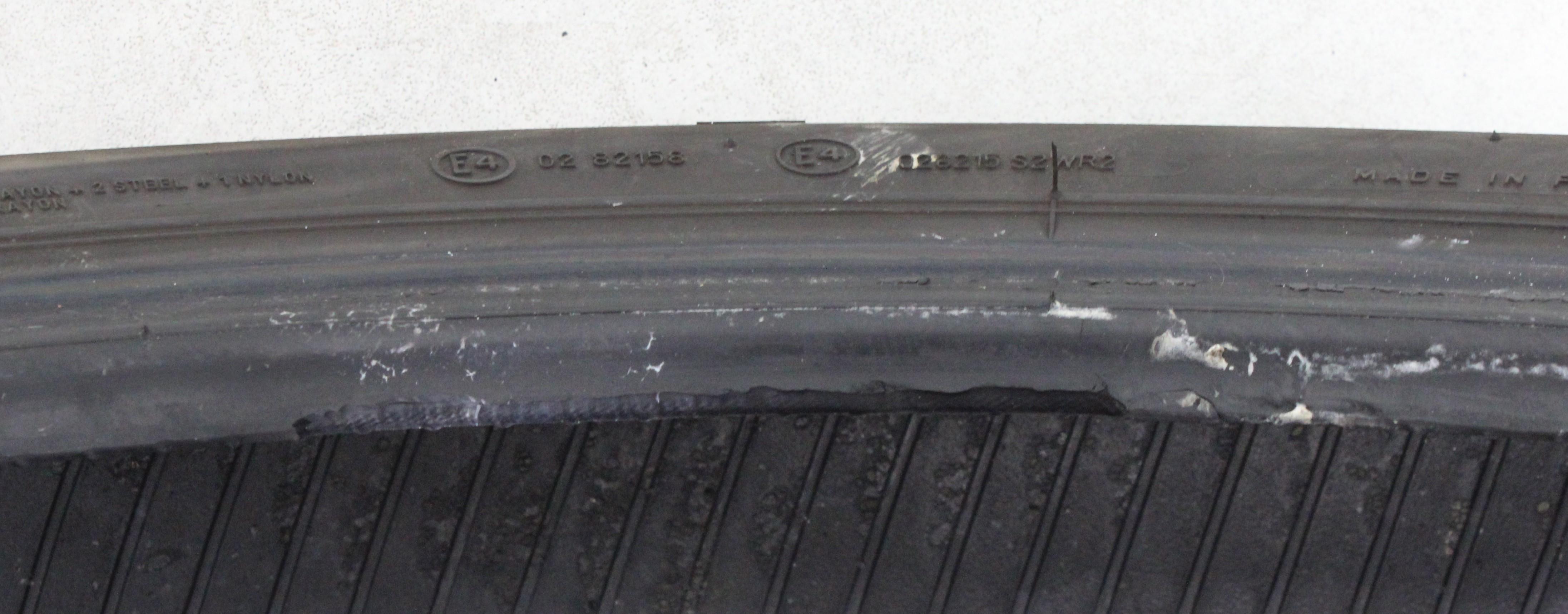 2 x 245/45R19 102V Winterreifen Bridgestone Blizzak LM001 * Runflat in der Mitte 5,5-6mm und auf den Schultern 6-6,5mm. 2021 XL