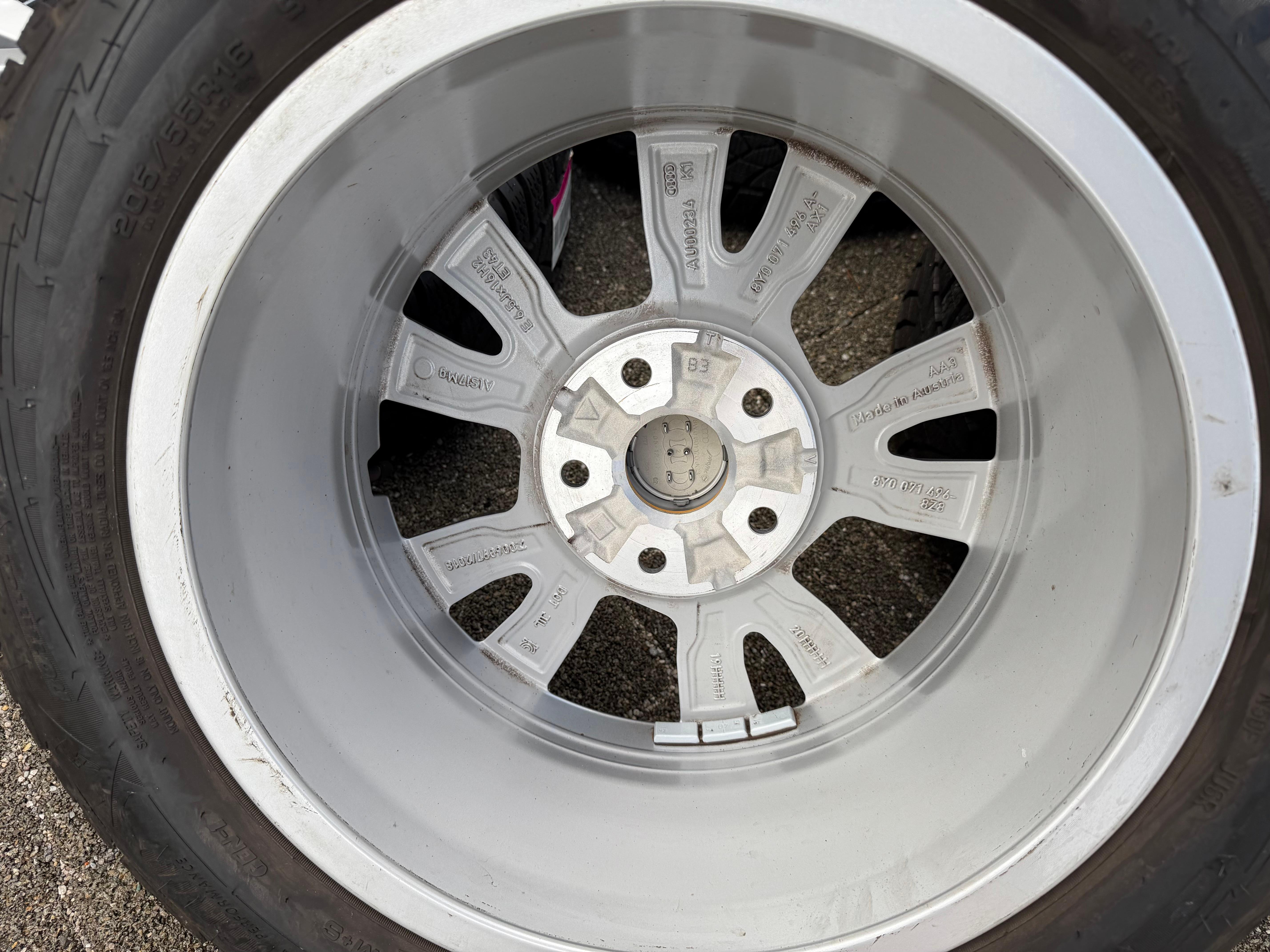 4 Original Alu Winterräder Audi A3 8Y 8Y0071496 205/55R16 91H Goodyear