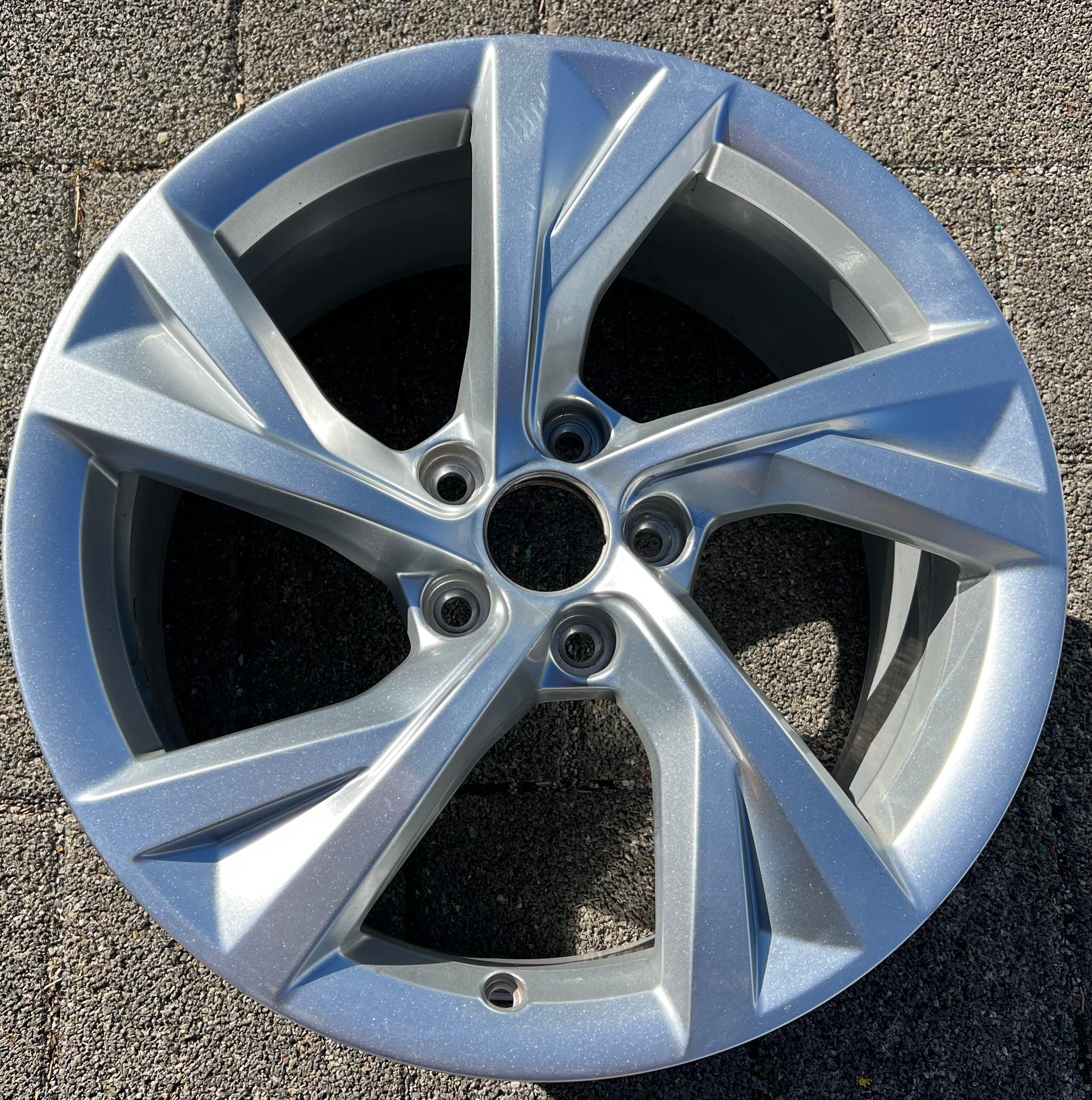 1 X ORIGINAL 18" ALUFELGE FELGE AUDI A4 8W 8W0601025EJ 8x18 ET40 FREIHAUS