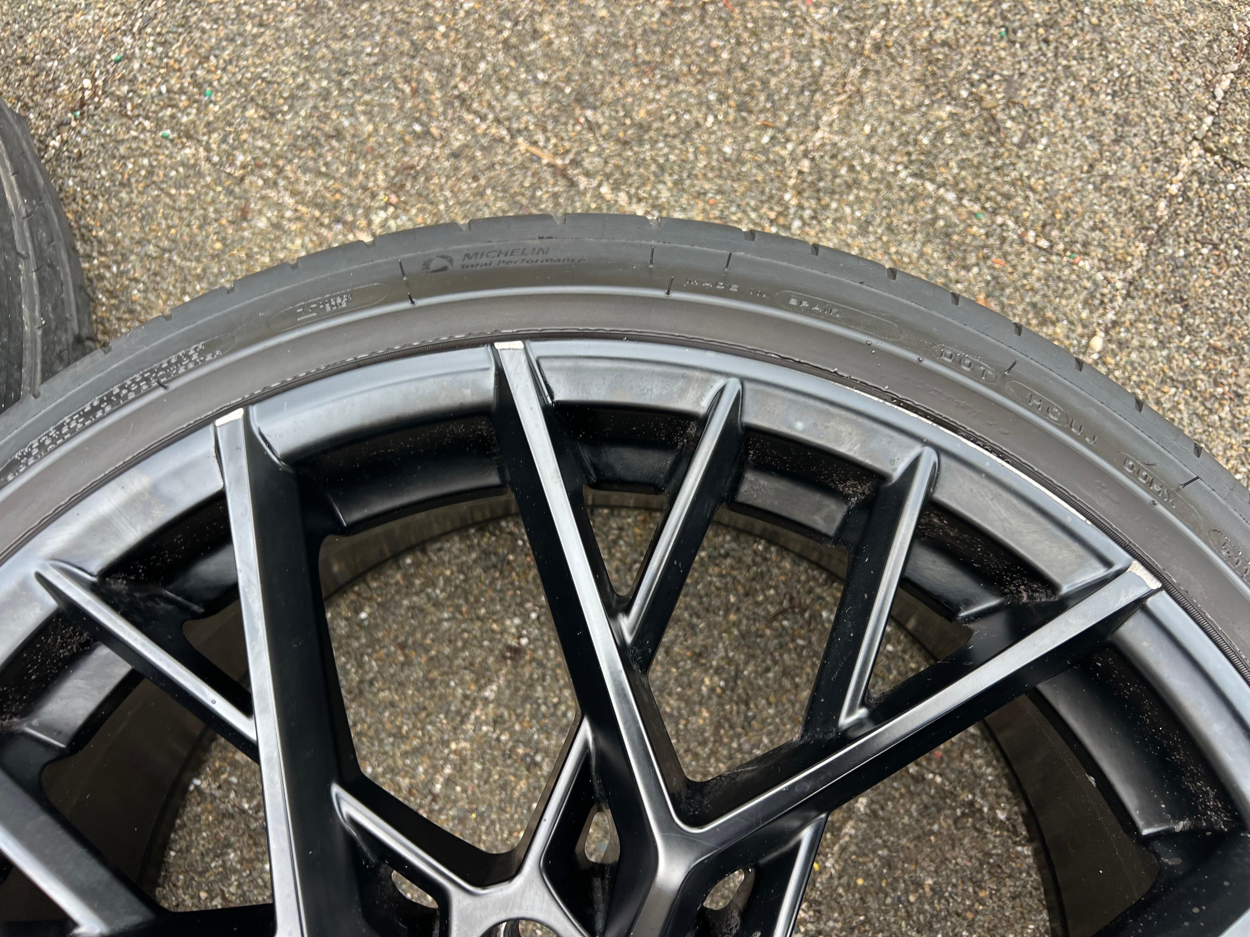 Cerchi estivi in alluminio da 19" per Audi A2, VW T-Roc, Passat B8, CJ, Beetle, Superb 3 e 4 - 225/40R19 93W
