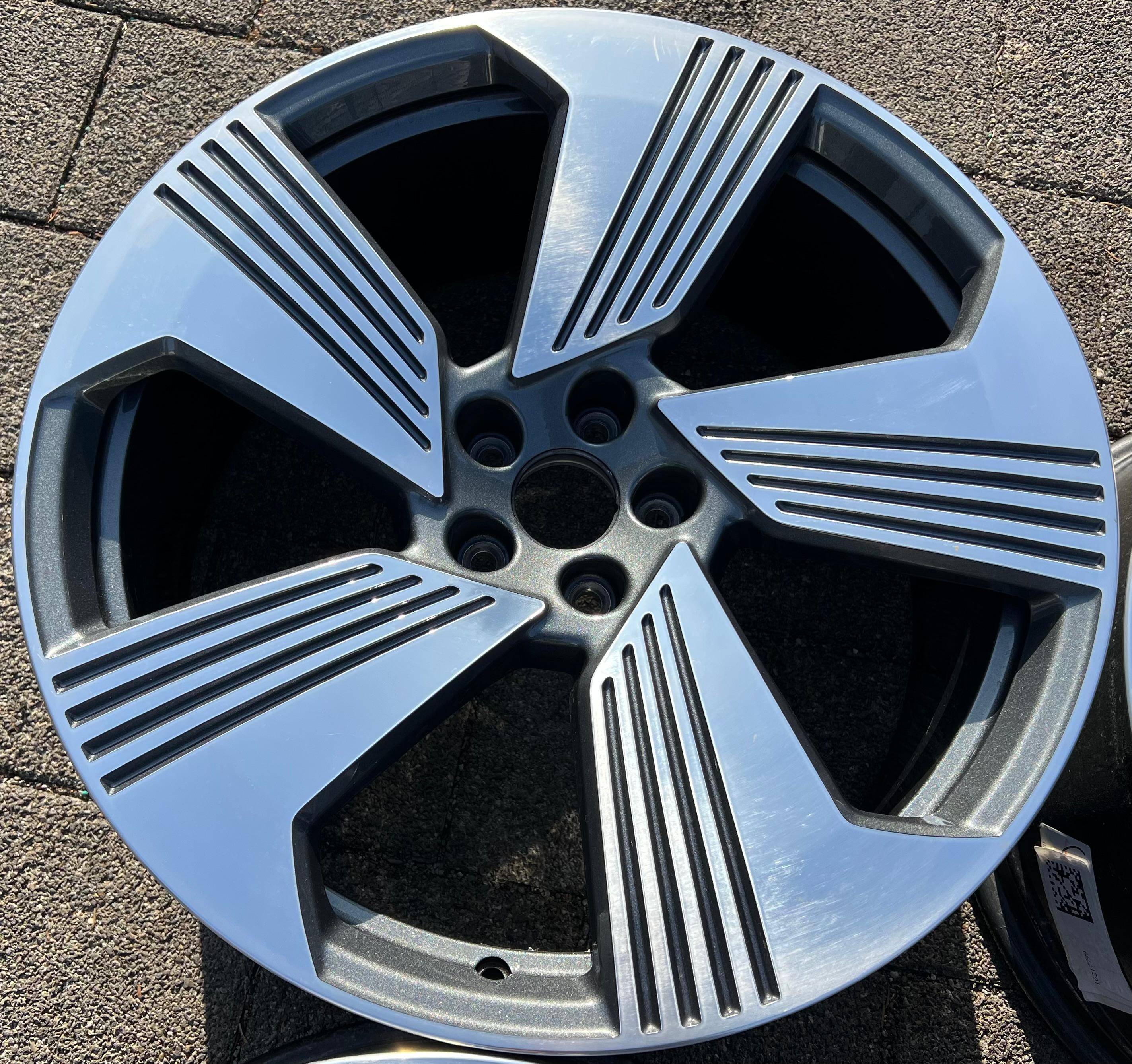 4 ORIGINAL 21" ALUFELGEN AUDI E-TRON & Q8 E-TRON GE GEN 4KE601025AC FREIHAUS