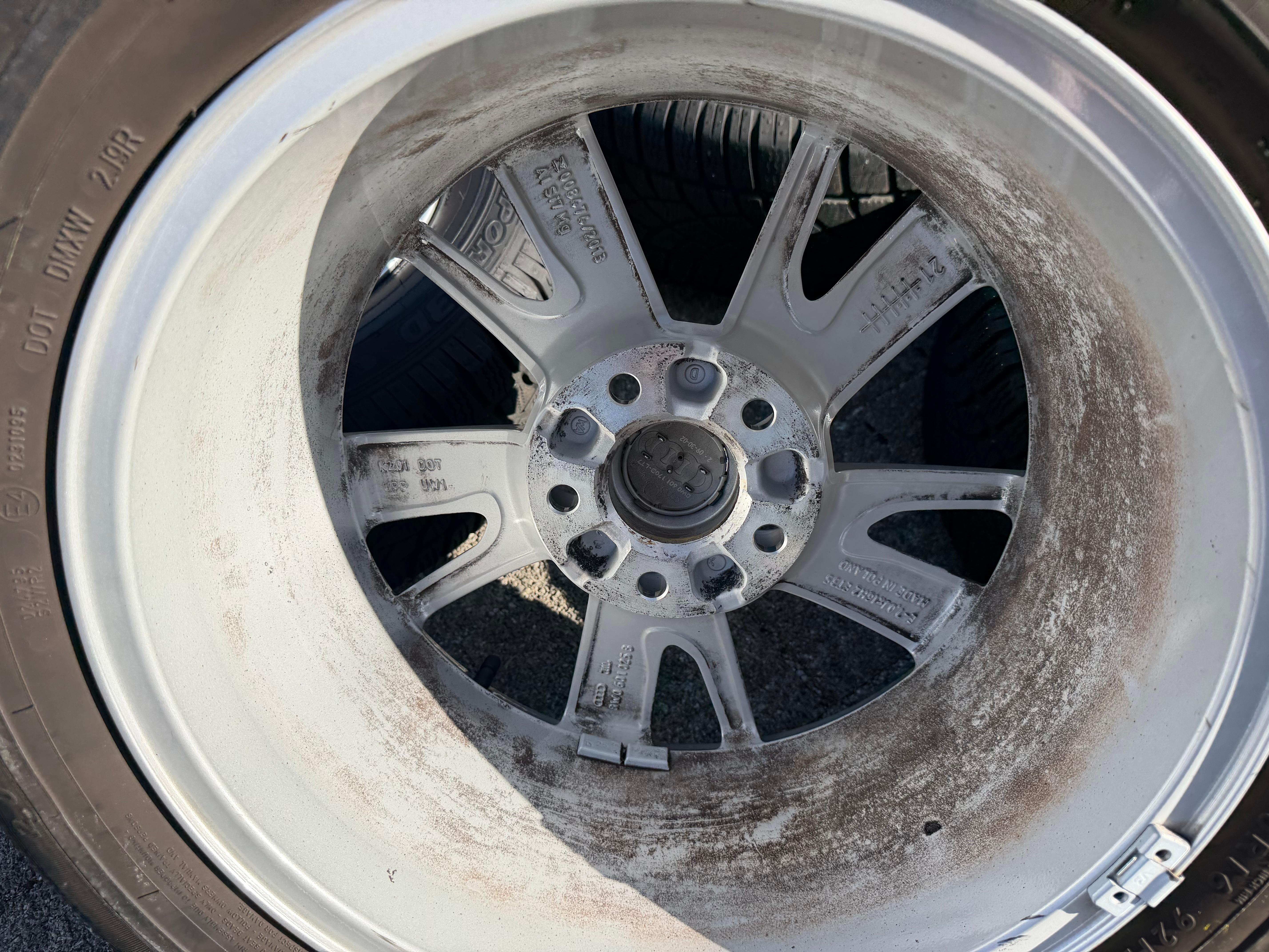 4 ruedas de invierno de aleación originales Audi A4 8W B9 8W0601025A 205/60R16 92H Dunlop